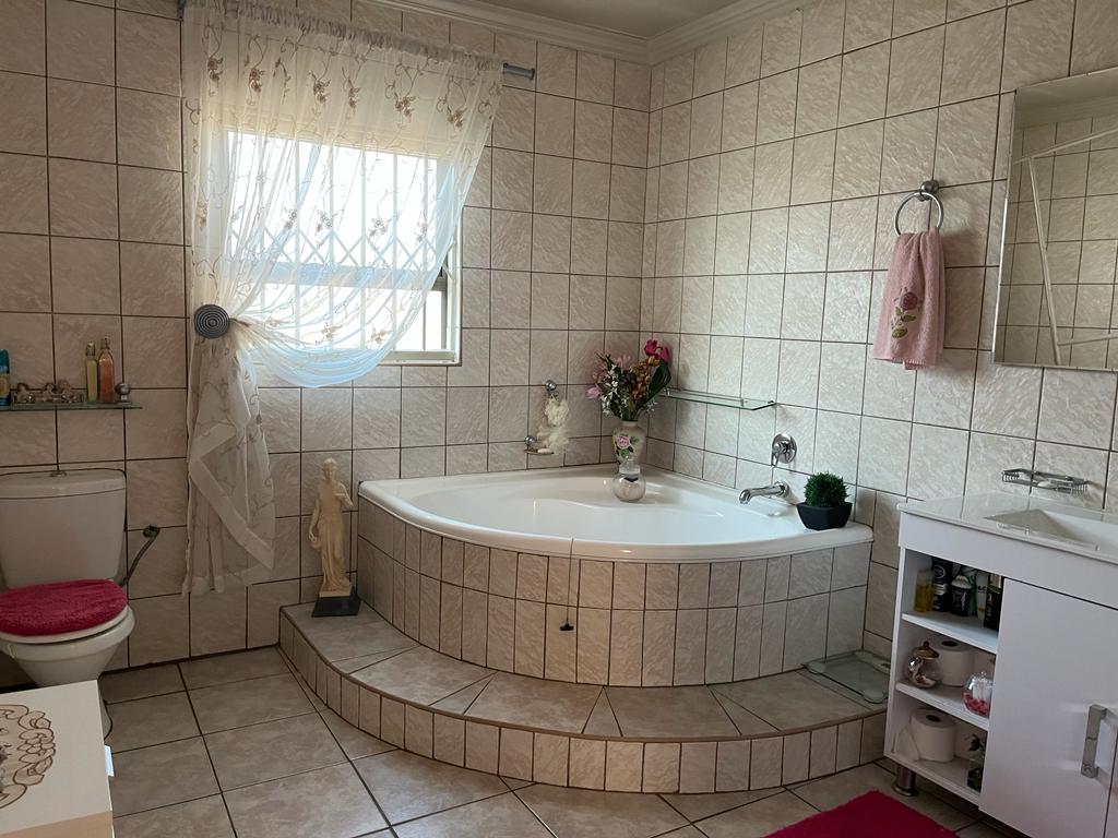 3 Bedroom Property for Sale in Rothdene Gauteng