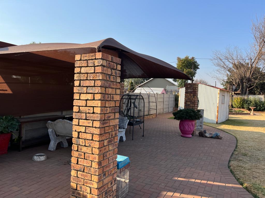 3 Bedroom Property for Sale in Rothdene Gauteng