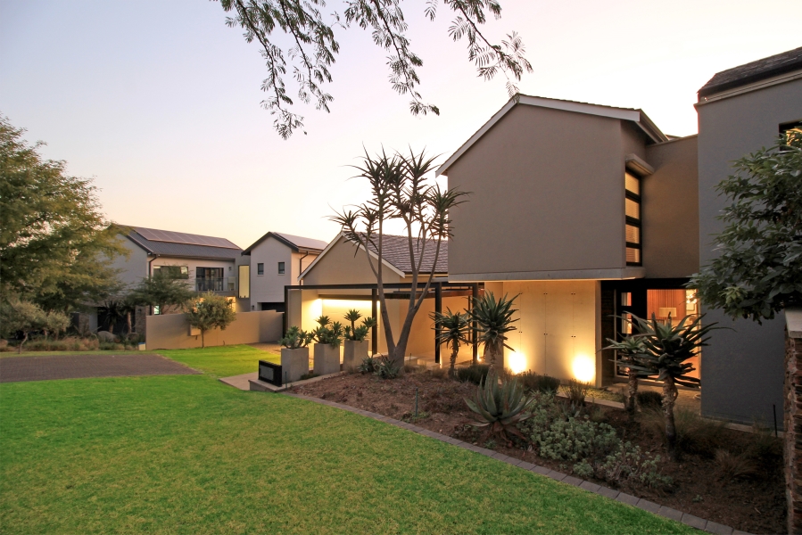 5 Bedroom Property for Sale in Waterfall Country Estate Gauteng