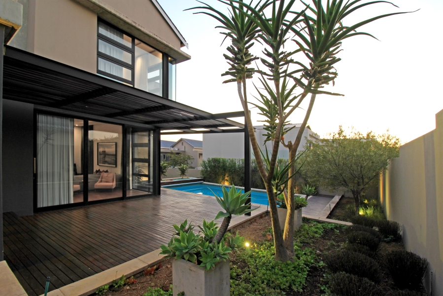 5 Bedroom Property for Sale in Waterfall Country Estate Gauteng