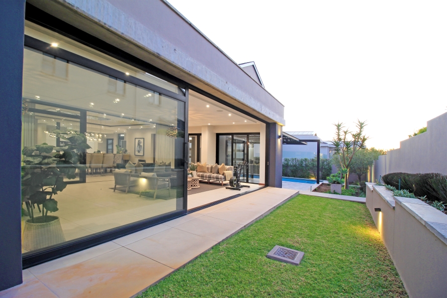 5 Bedroom Property for Sale in Waterfall Country Estate Gauteng