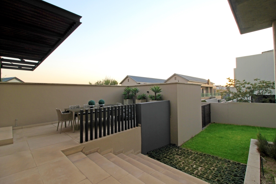 5 Bedroom Property for Sale in Waterfall Country Estate Gauteng