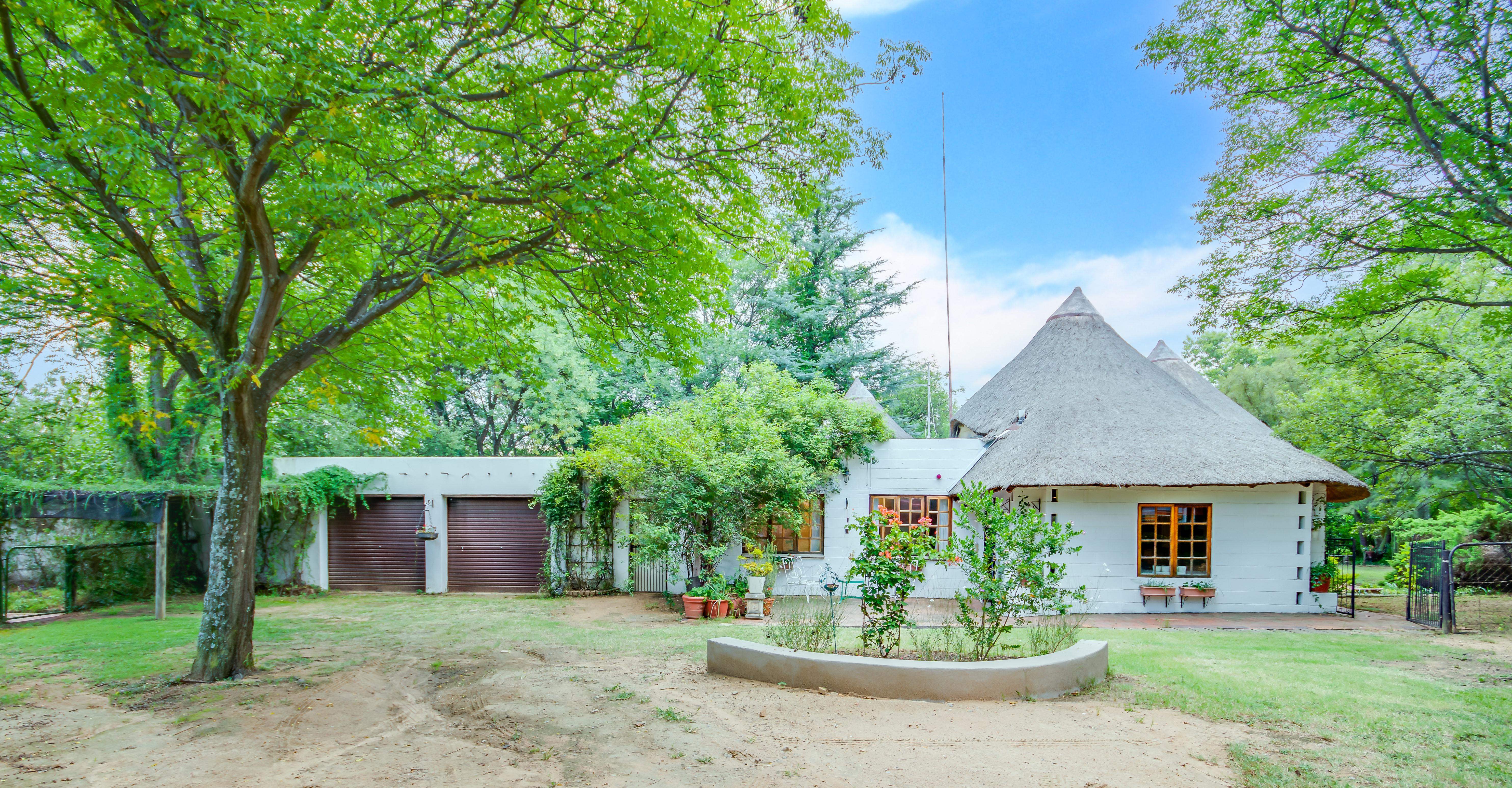 10 Bedroom Property for Sale in Chartwell Gauteng