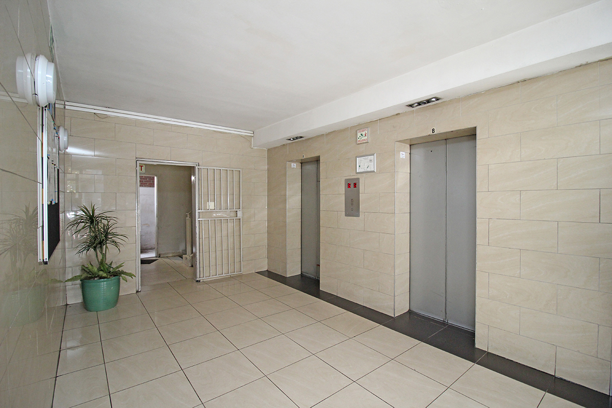 To Let 1 Bedroom Property for Rent in Braamfontein Gauteng