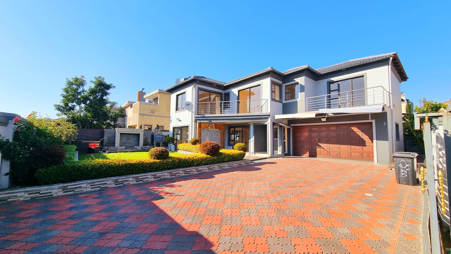 To Let 5 Bedroom Property for Rent in Crescent Wood Country Estate Gauteng