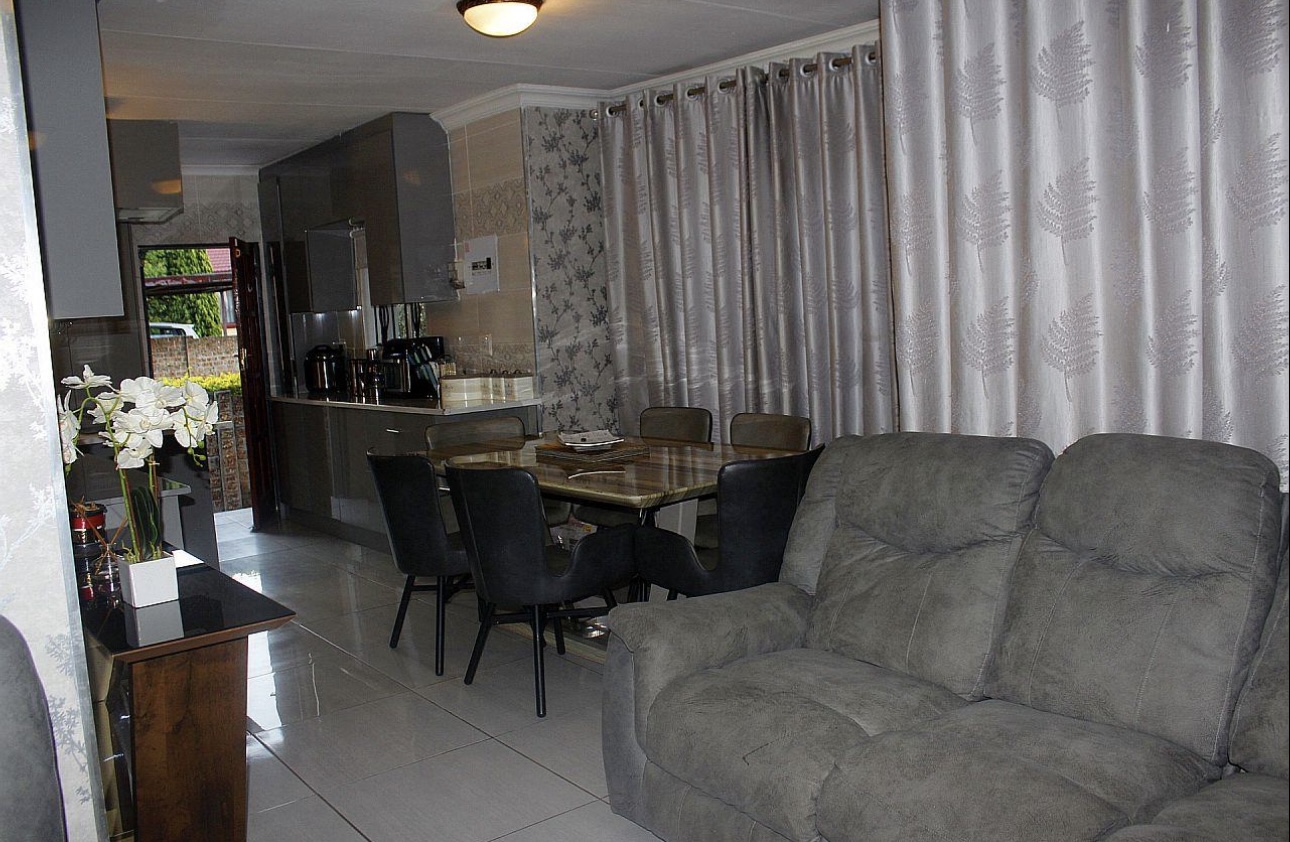 3 Bedroom Property for Sale in Noordwyk Gauteng