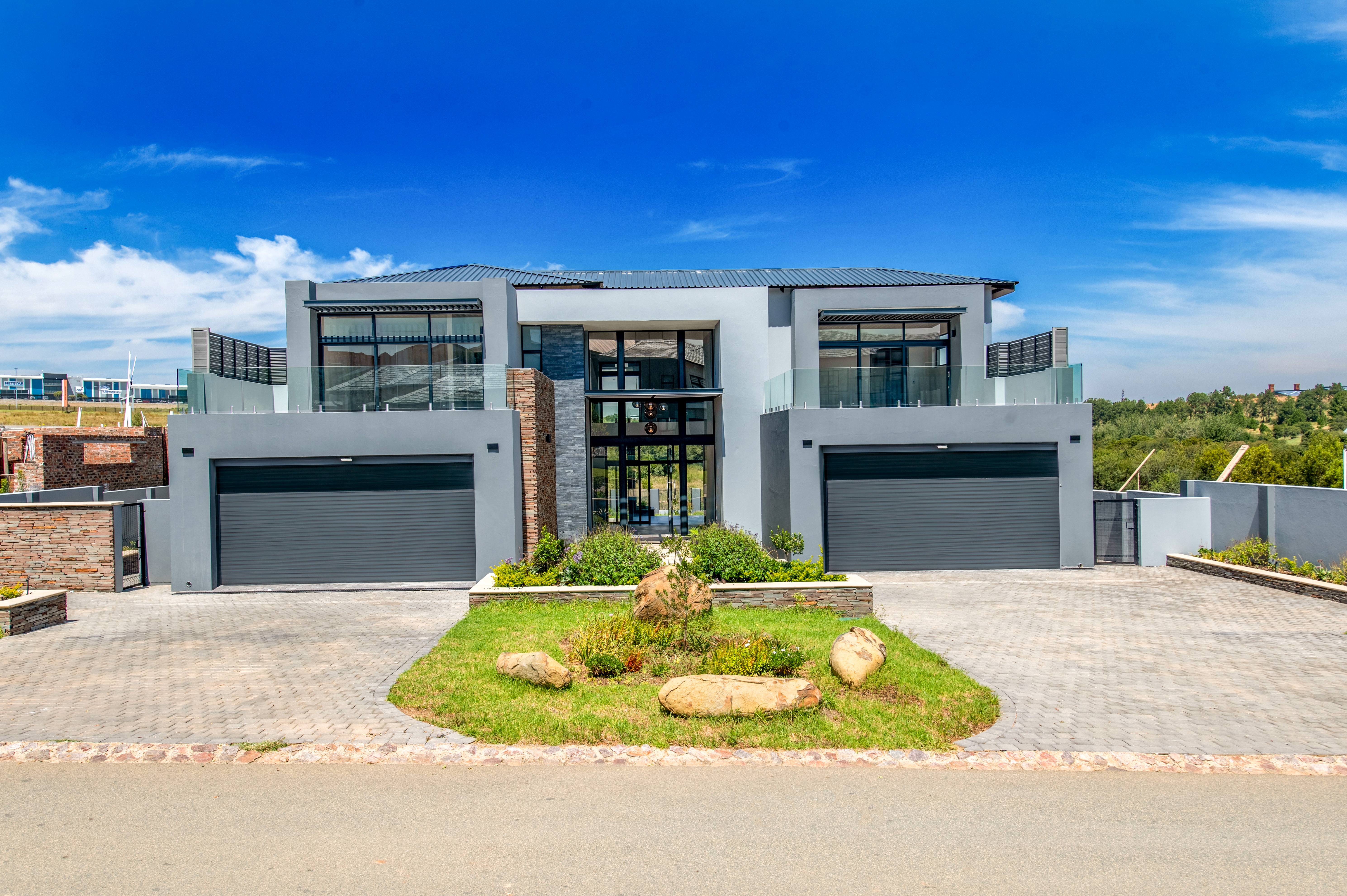 6 Bedroom Property for Sale in Waterfall Country Estate Gauteng