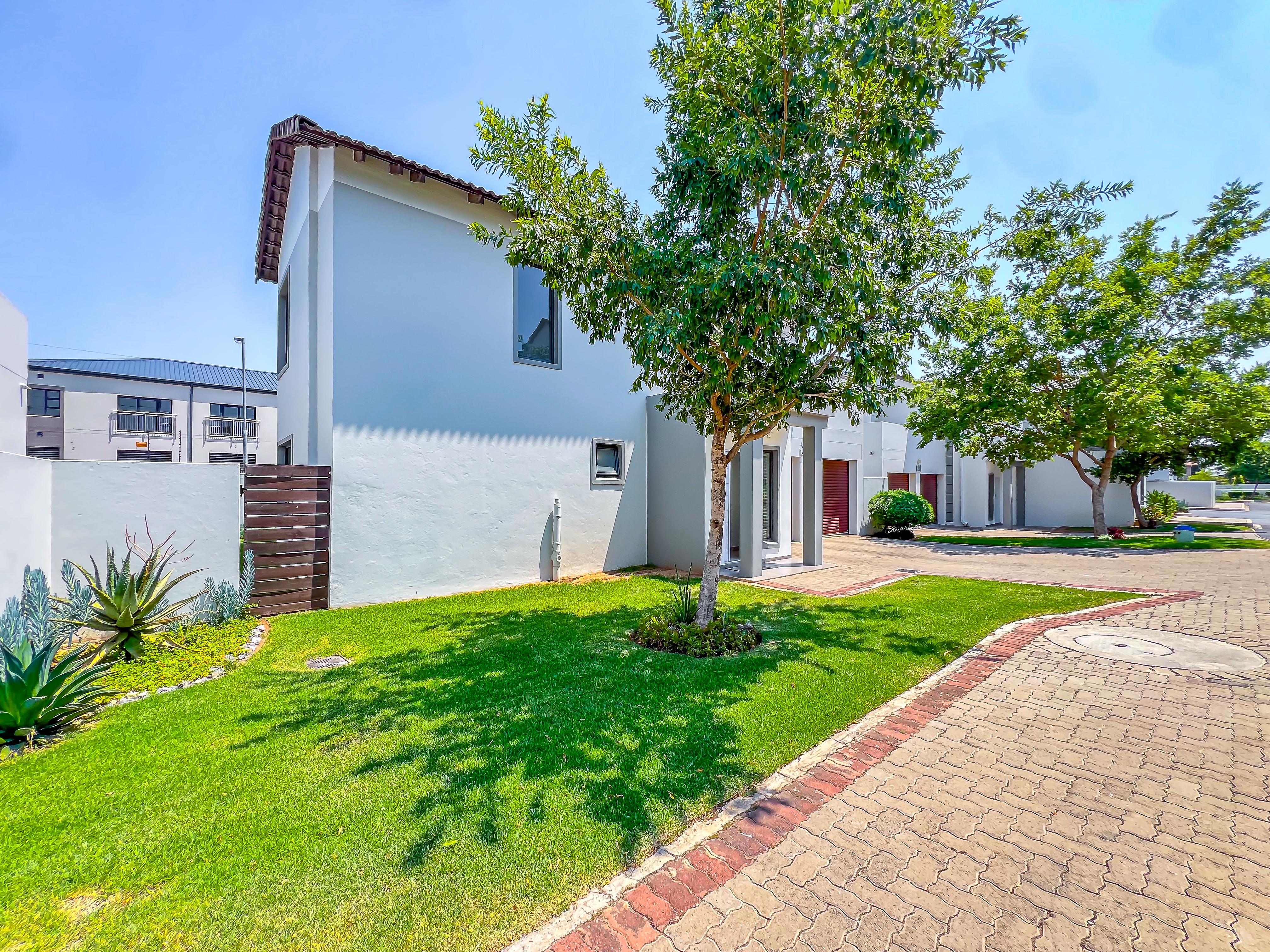 3 Bedroom Property for Sale in Broadacres Gauteng