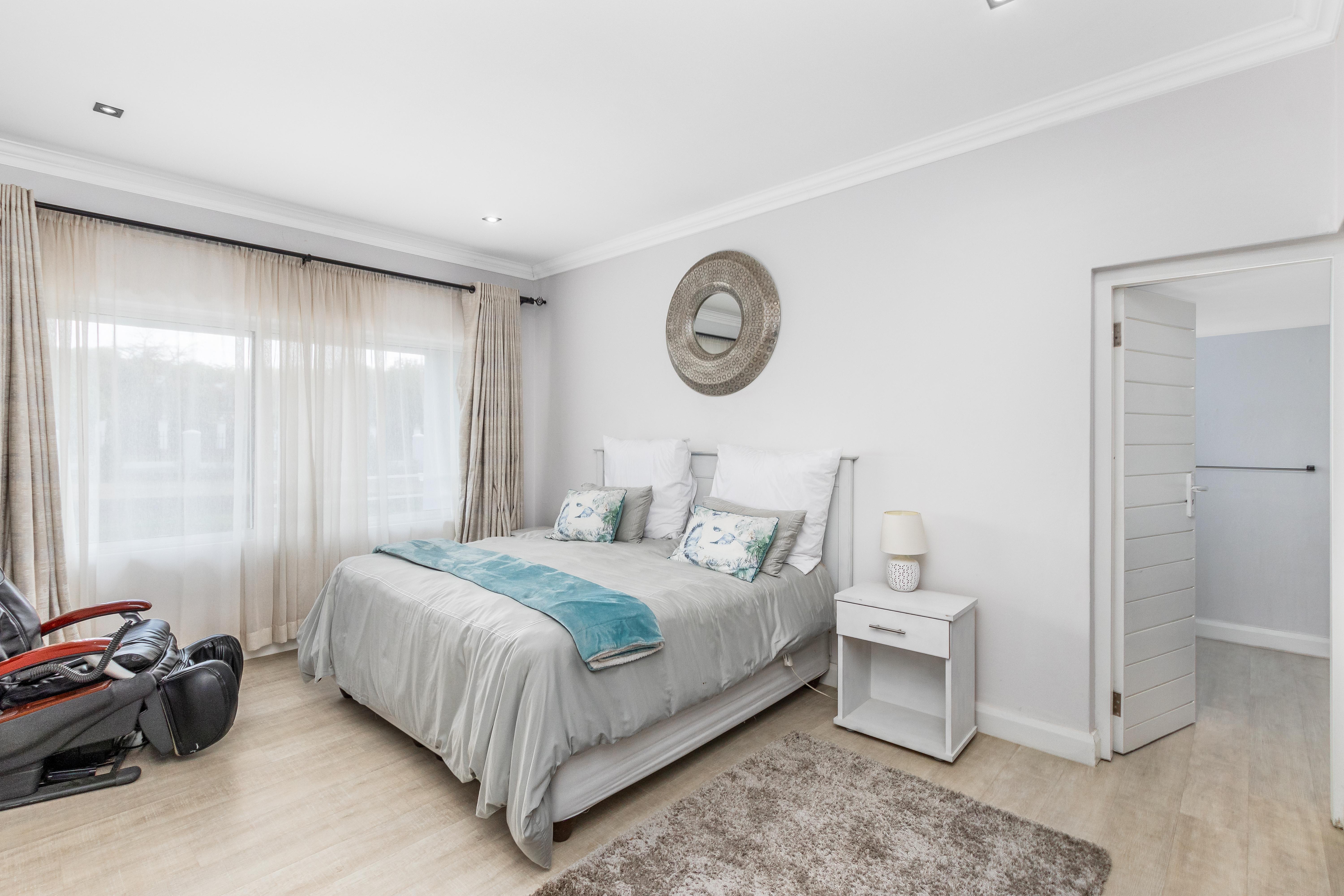 6 Bedroom Property for Sale in Saddlebrook Estate Gauteng