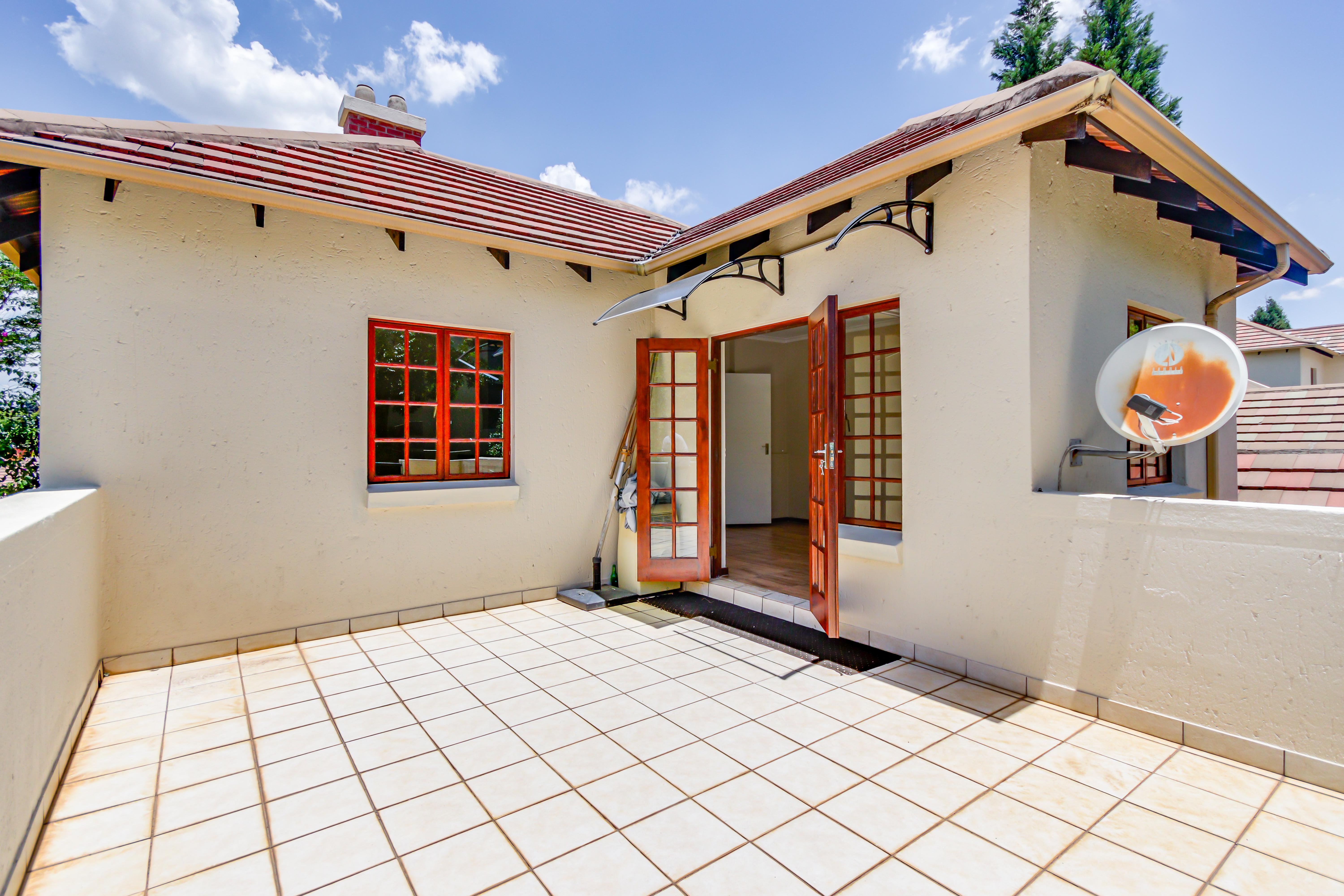 3 Bedroom Property for Sale in Lonehill Gauteng