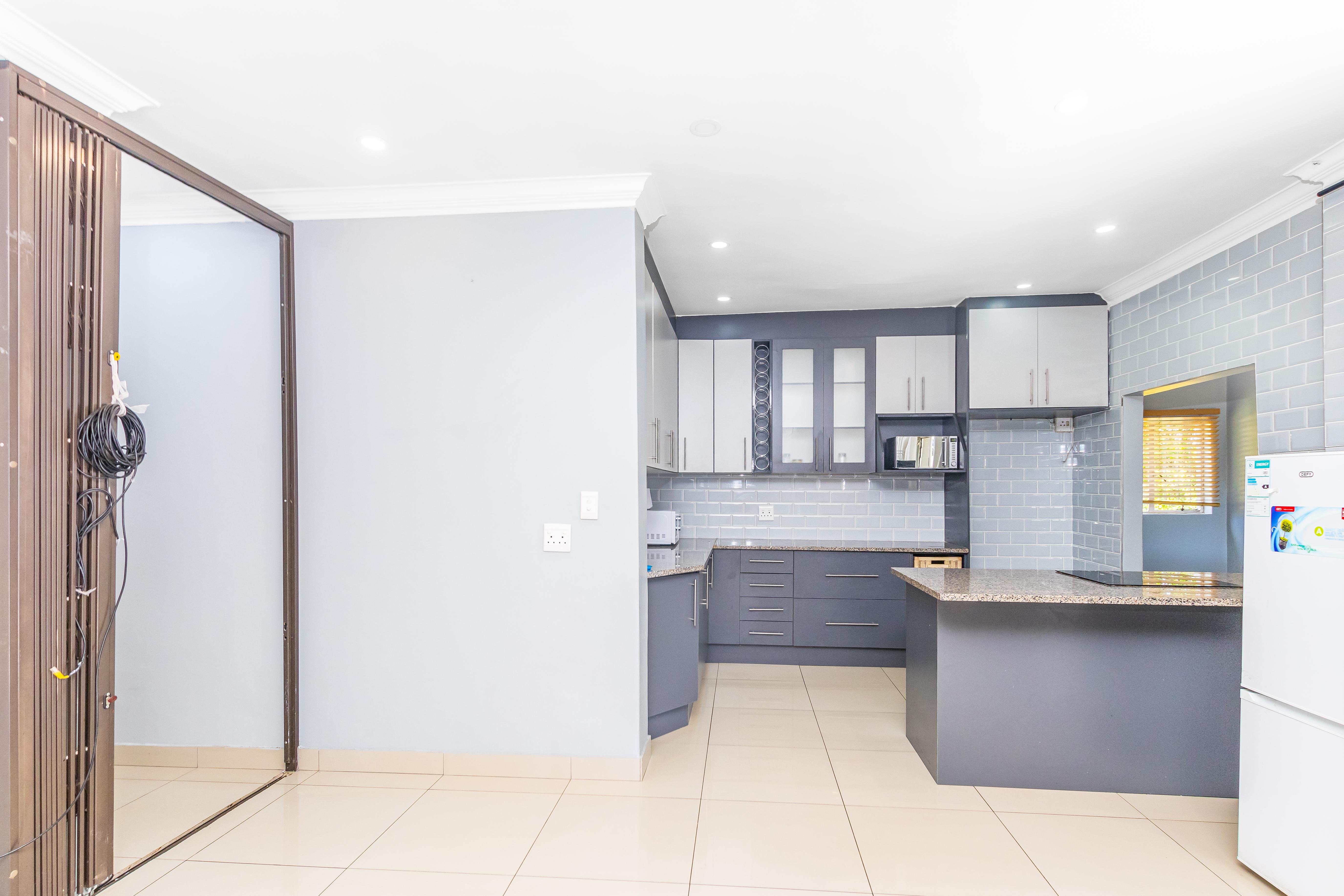 5 Bedroom Property for Sale in Vorna Valley Gauteng