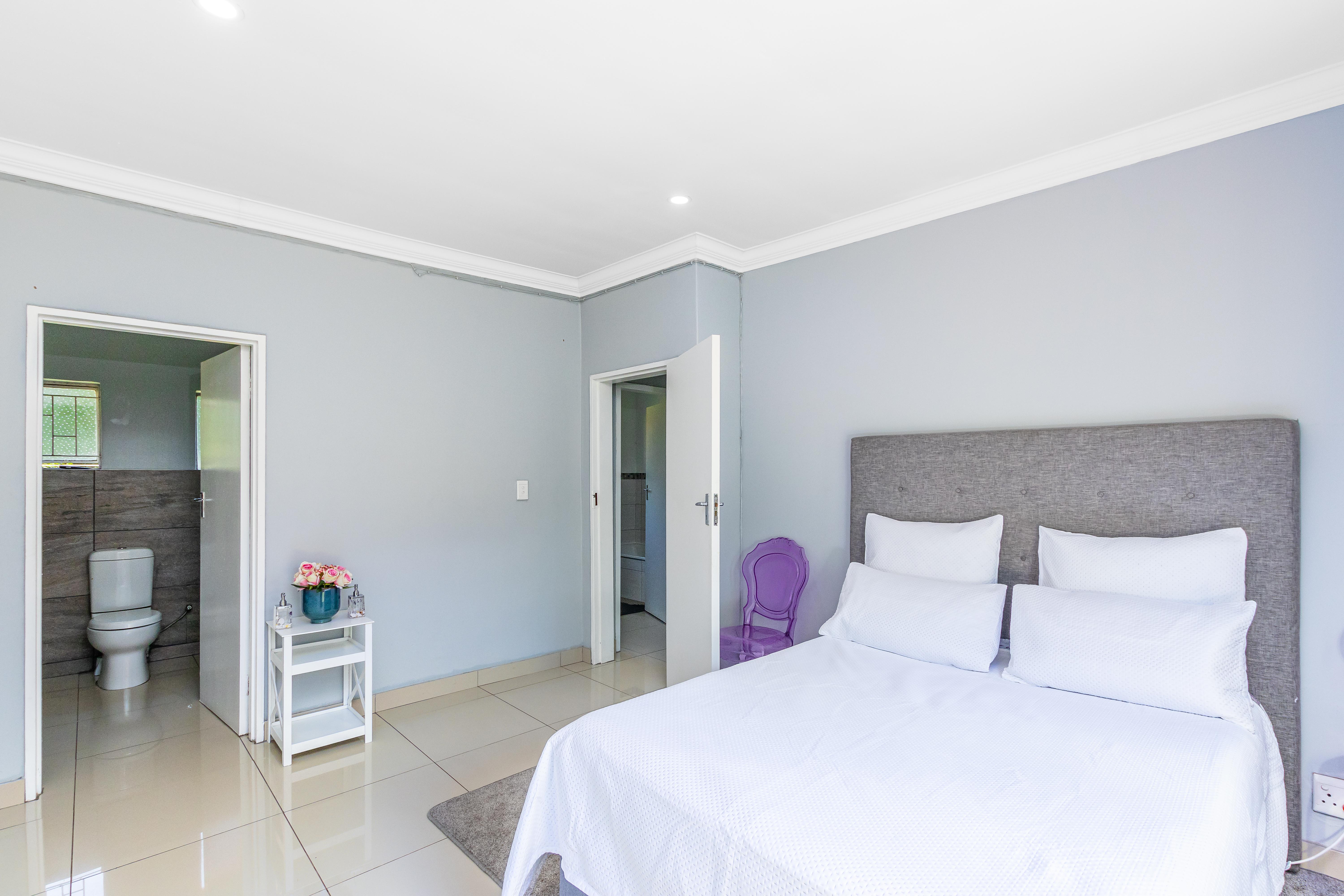 5 Bedroom Property for Sale in Vorna Valley Gauteng