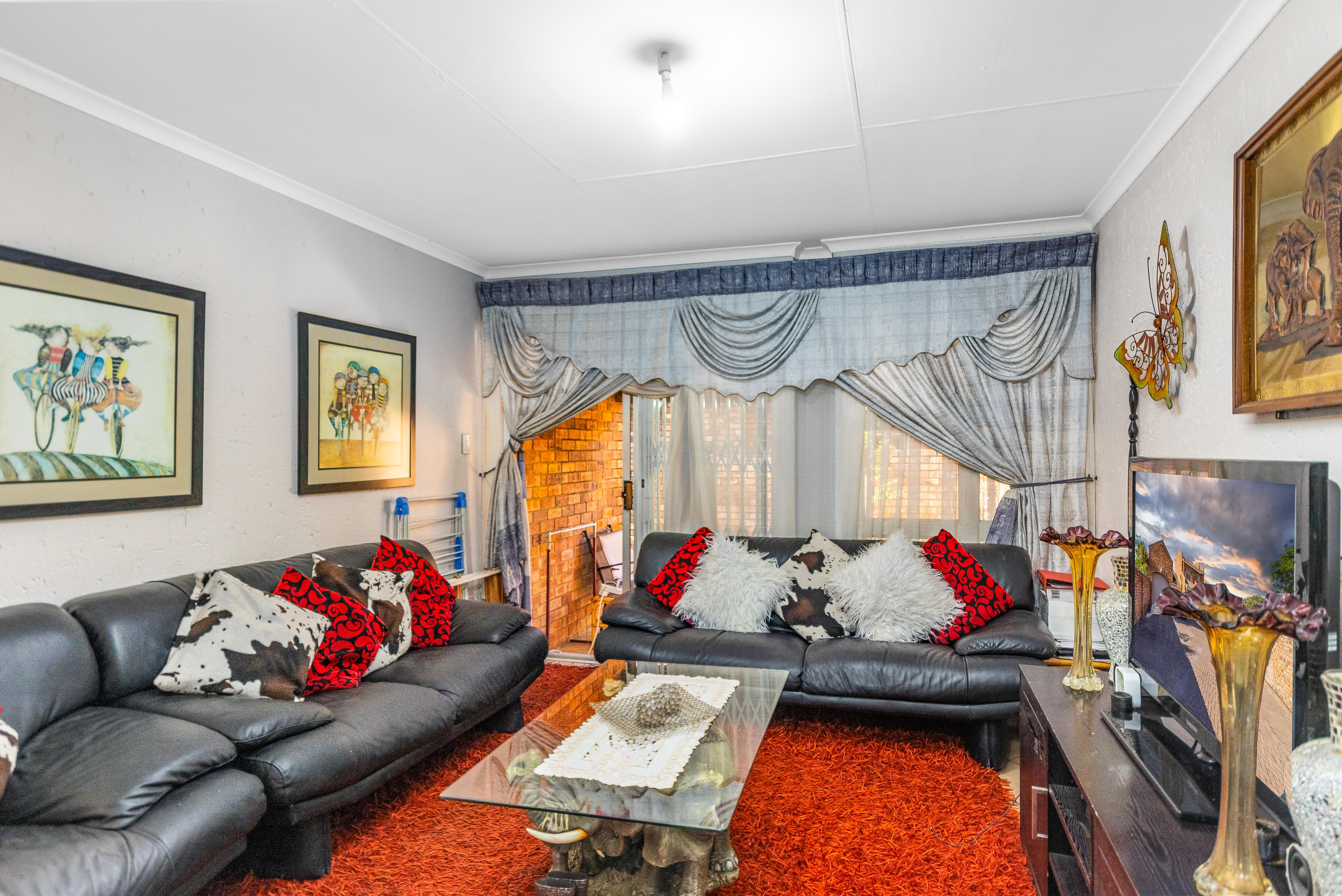 2 Bedroom Property for Sale in Halfway Gardens Gauteng