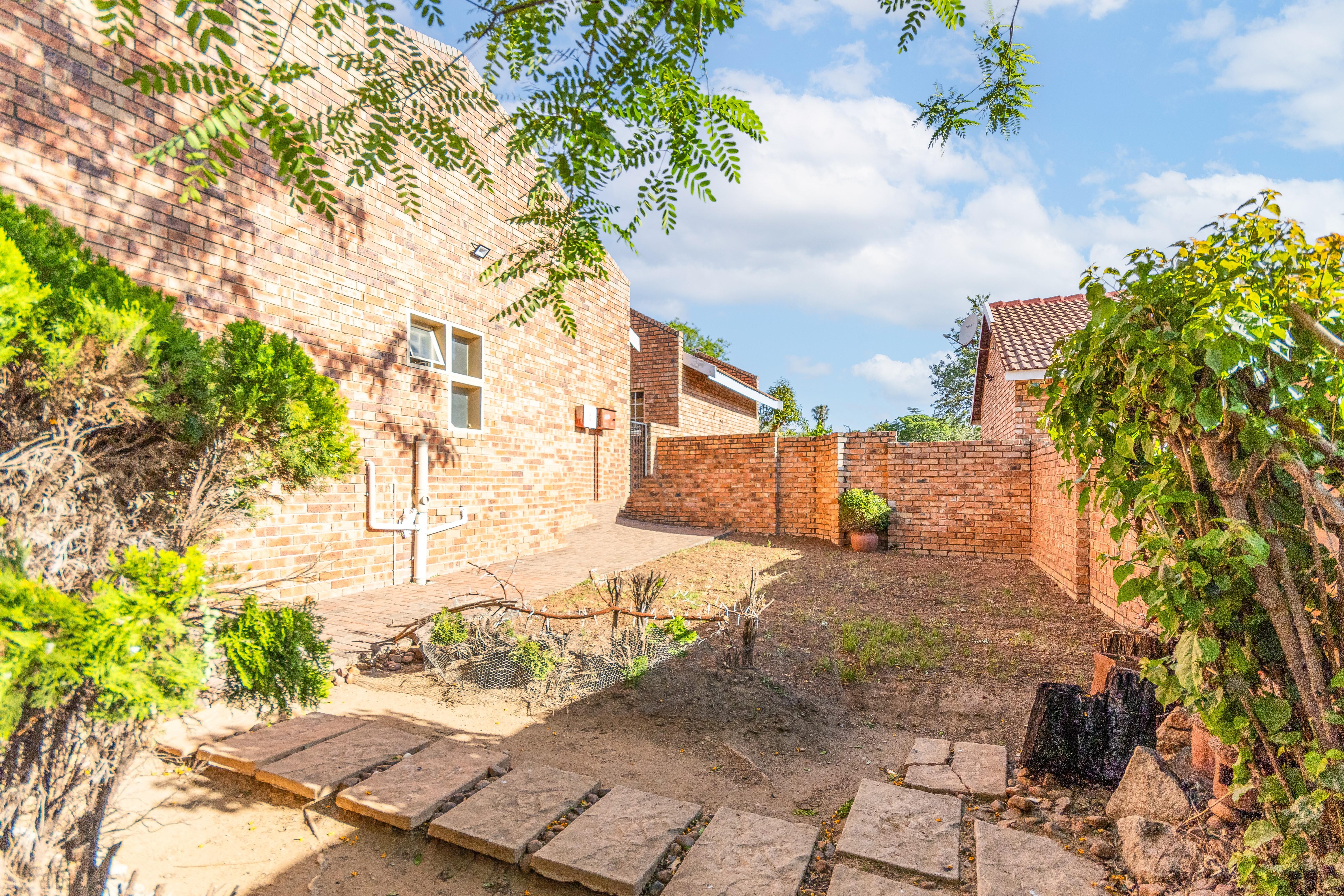 2 Bedroom Property for Sale in Halfway Gardens Gauteng