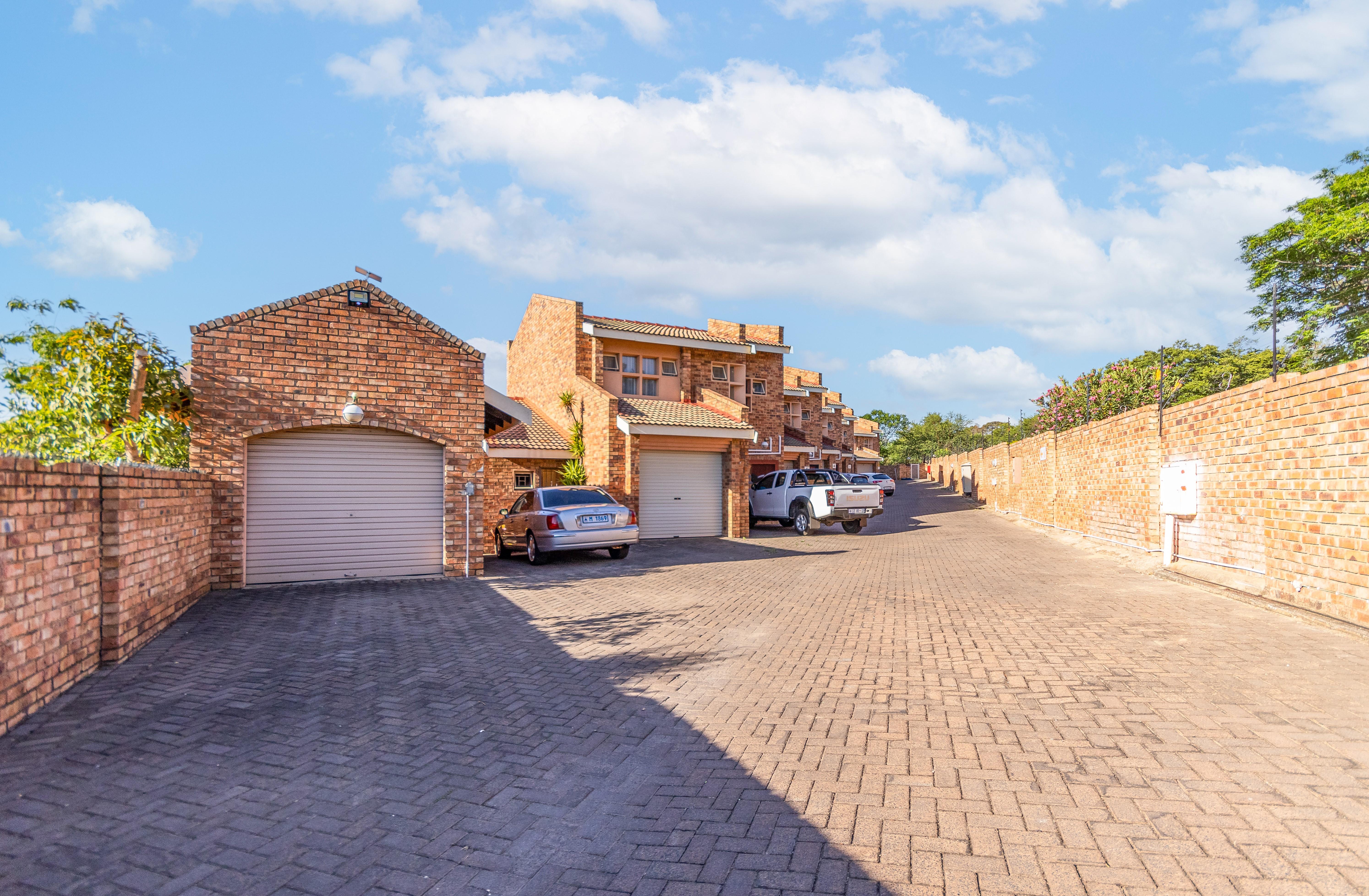 2 Bedroom Property for Sale in Halfway Gardens Gauteng