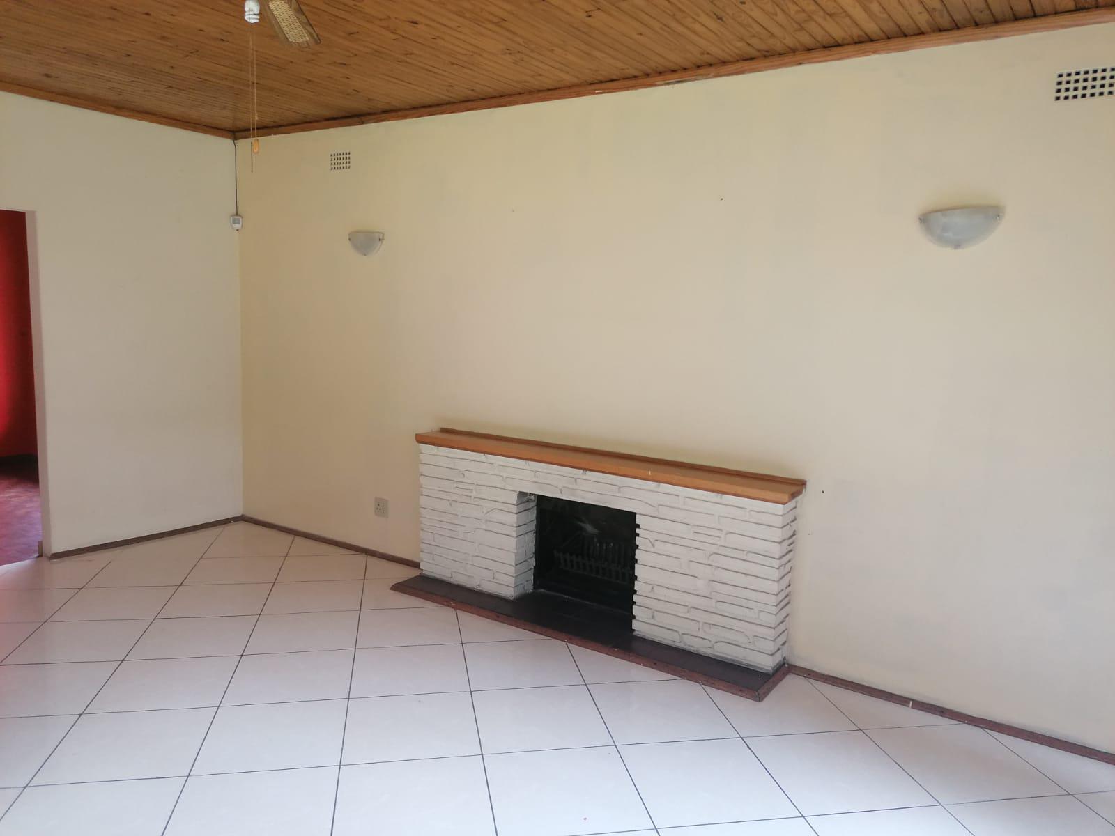 To Let 4 Bedroom Property for Rent in Rembrandt Park Gauteng