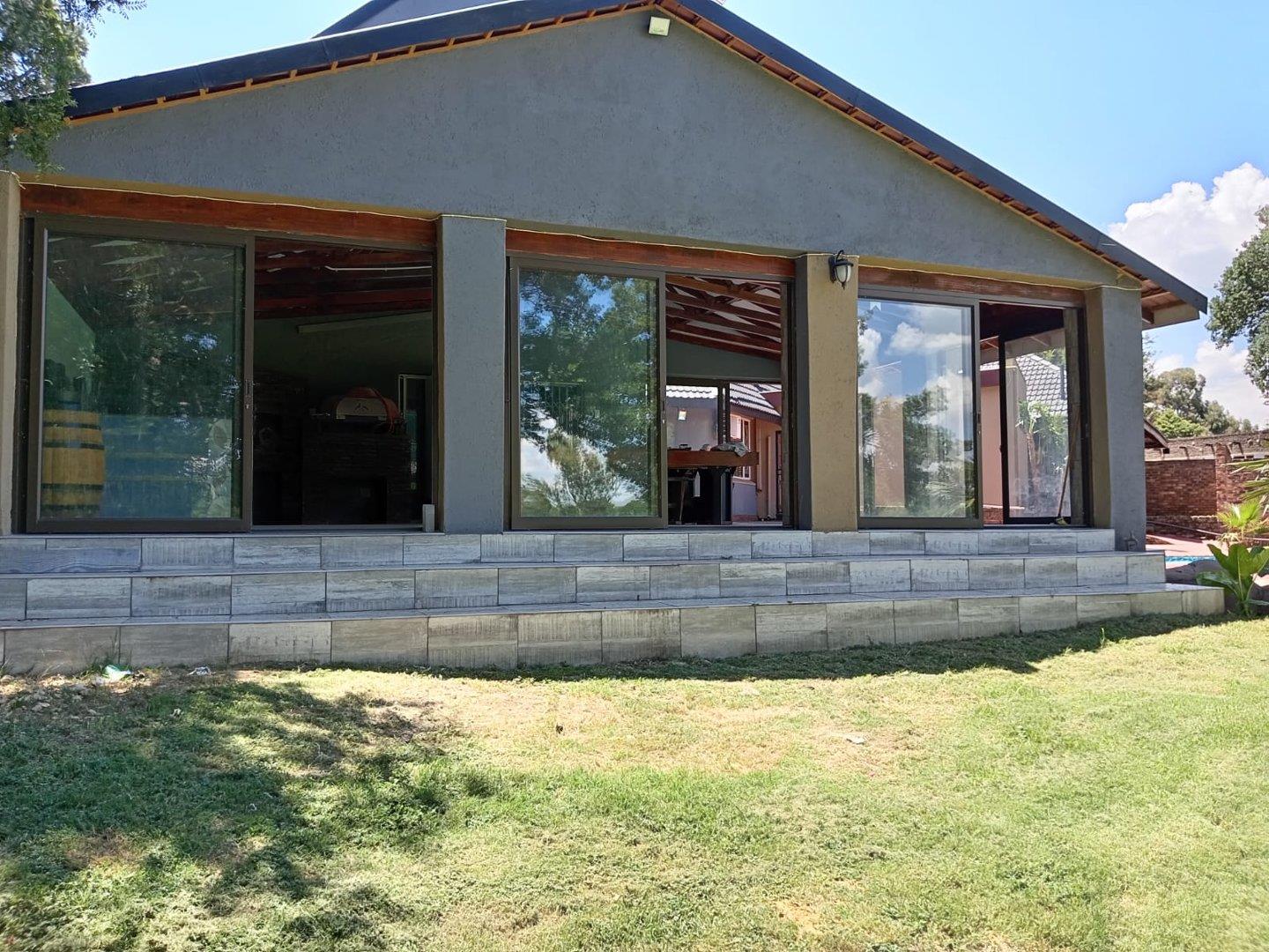 5 Bedroom Property for Sale in Kookrus Gauteng