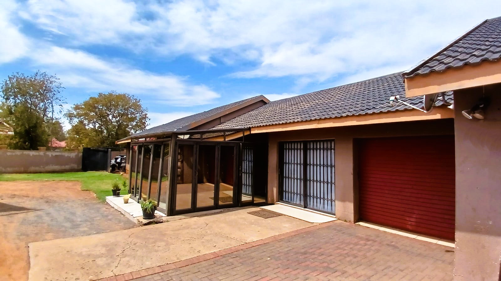 4 Bedroom Property for Sale in Unitas Park Gauteng