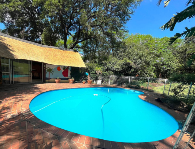To Let 4 Bedroom Property for Rent in Little Falls Gauteng