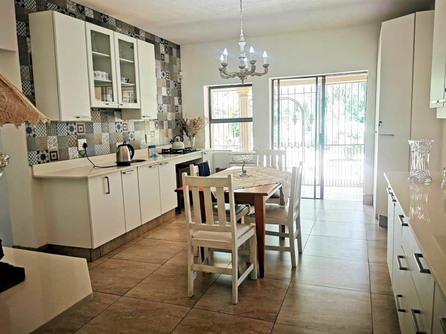 5 Bedroom Property for Sale in Unitas Park Gauteng