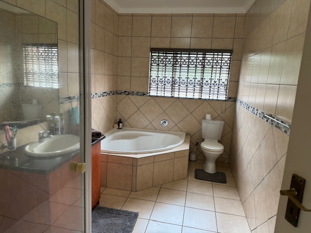 3 Bedroom Property for Sale in Thatchfield Close Gauteng