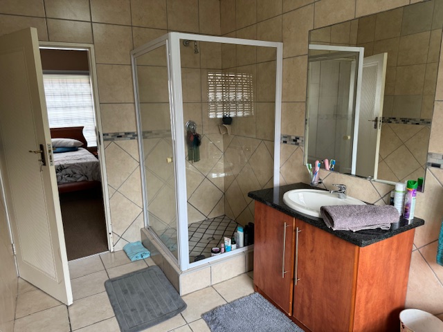 3 Bedroom Property for Sale in Thatchfield Close Gauteng