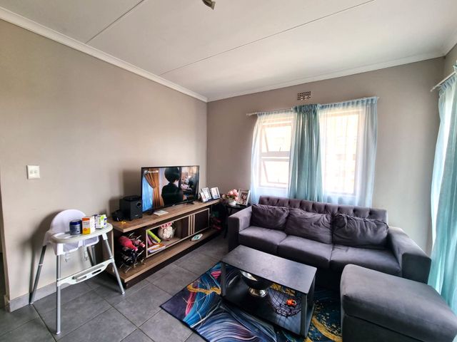 2 Bedroom Property for Sale in Grand Central Gauteng