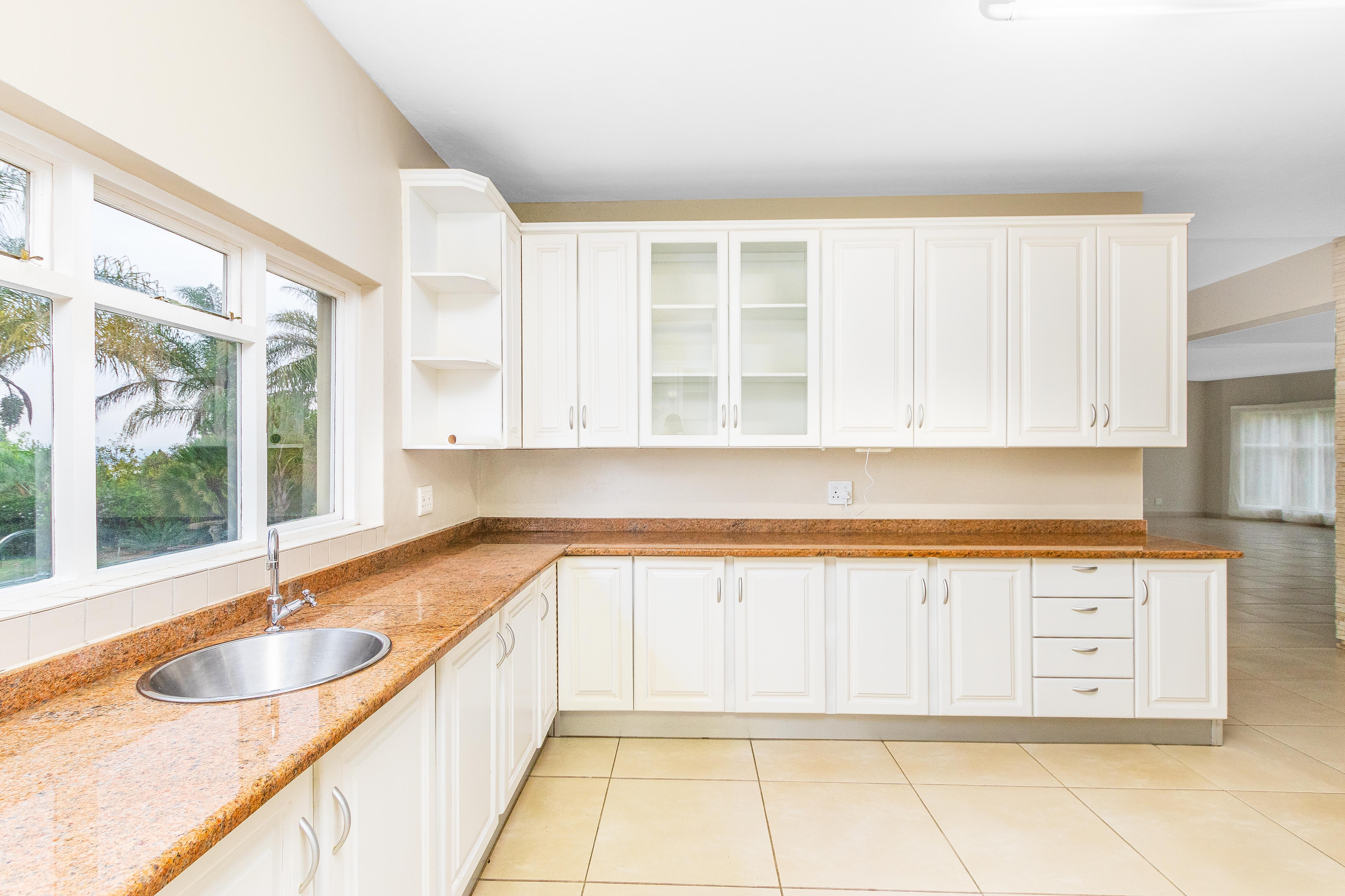 6 Bedroom Property for Sale in Saddlebrook Estate Gauteng