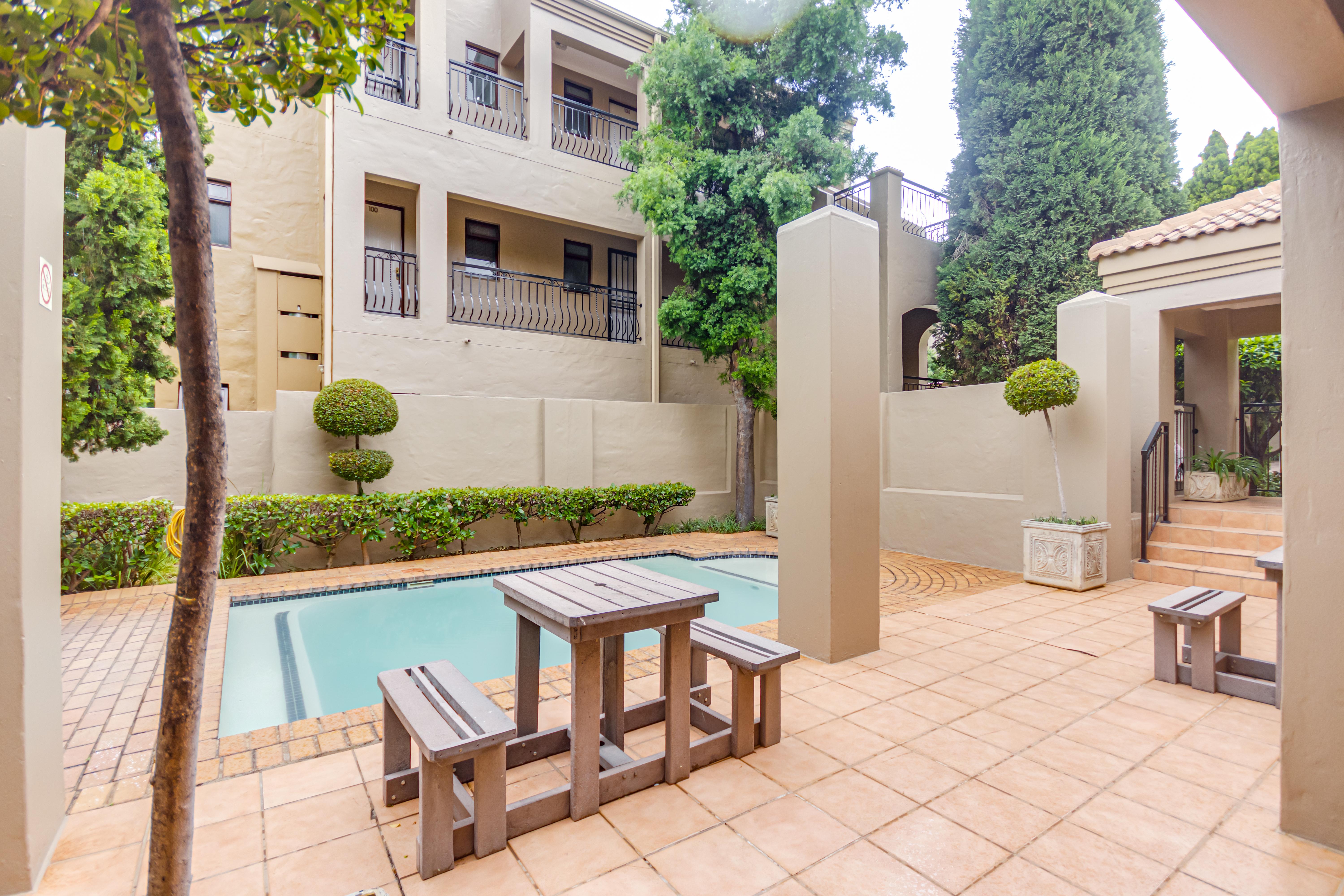 2 Bedroom Property for Sale in Lonehill Gauteng