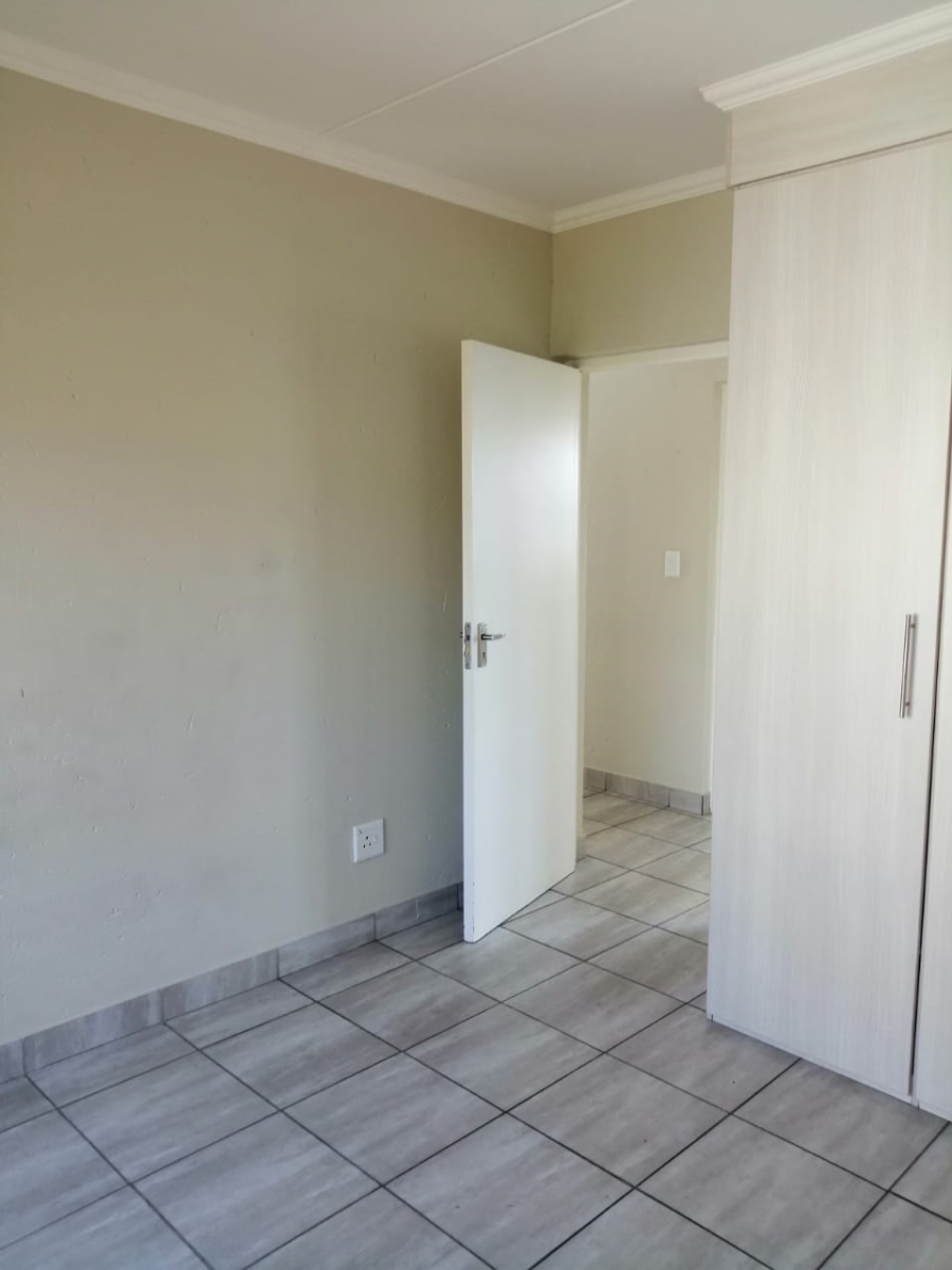 2 Bedroom Property for Sale in Lonehill Gauteng