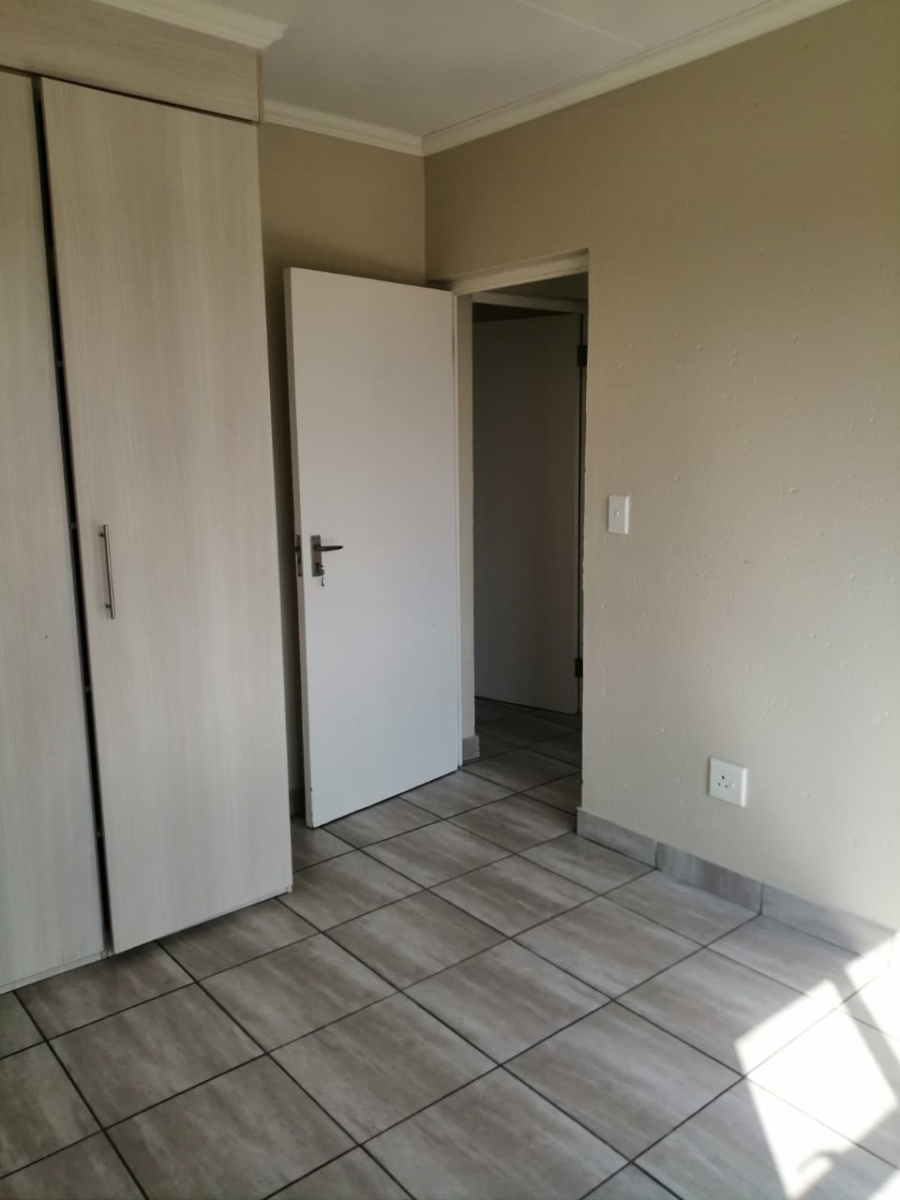 2 Bedroom Property for Sale in Lonehill Gauteng