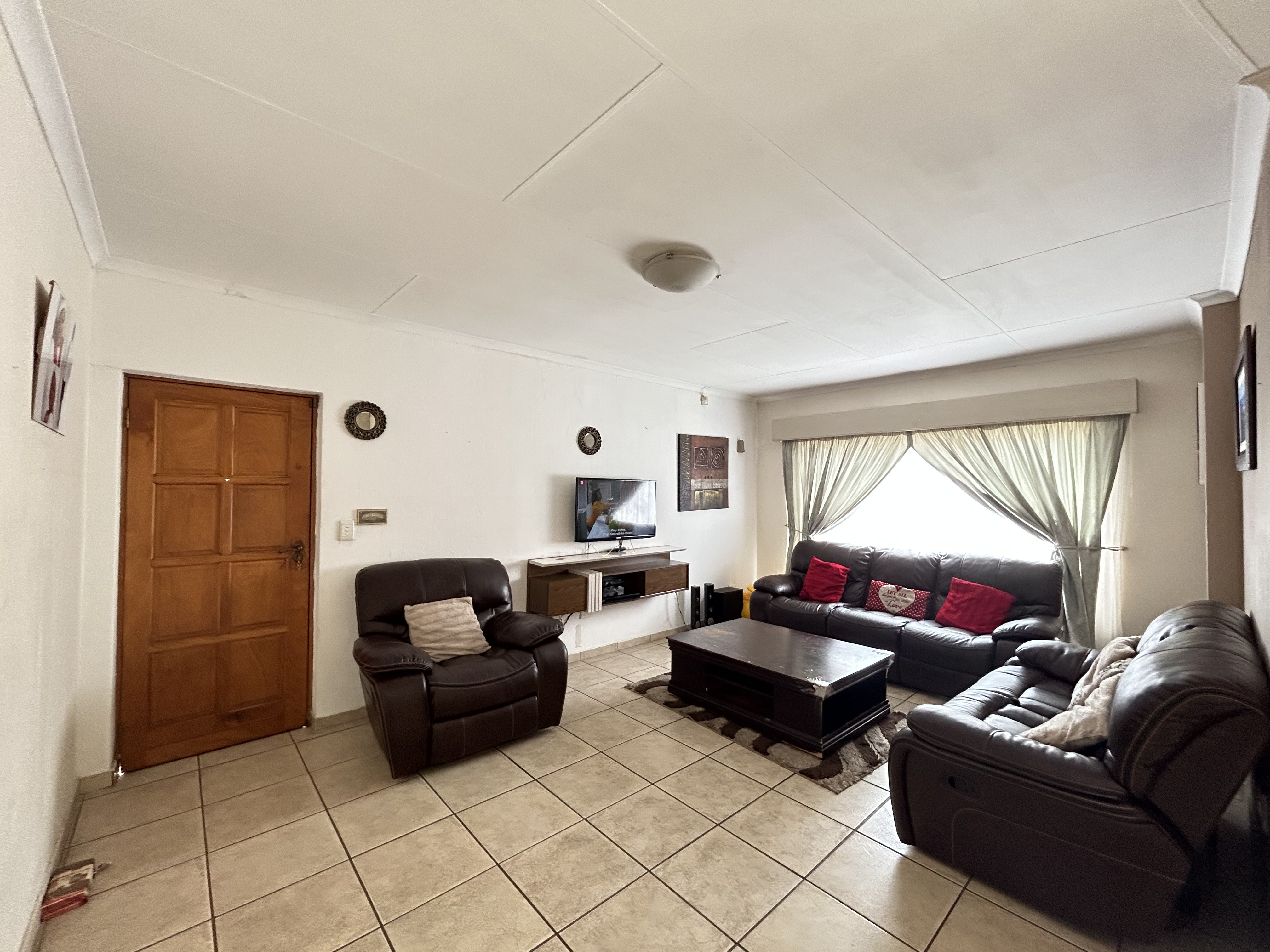 3 Bedroom Property for Sale in Thatchfield Cresent Gauteng