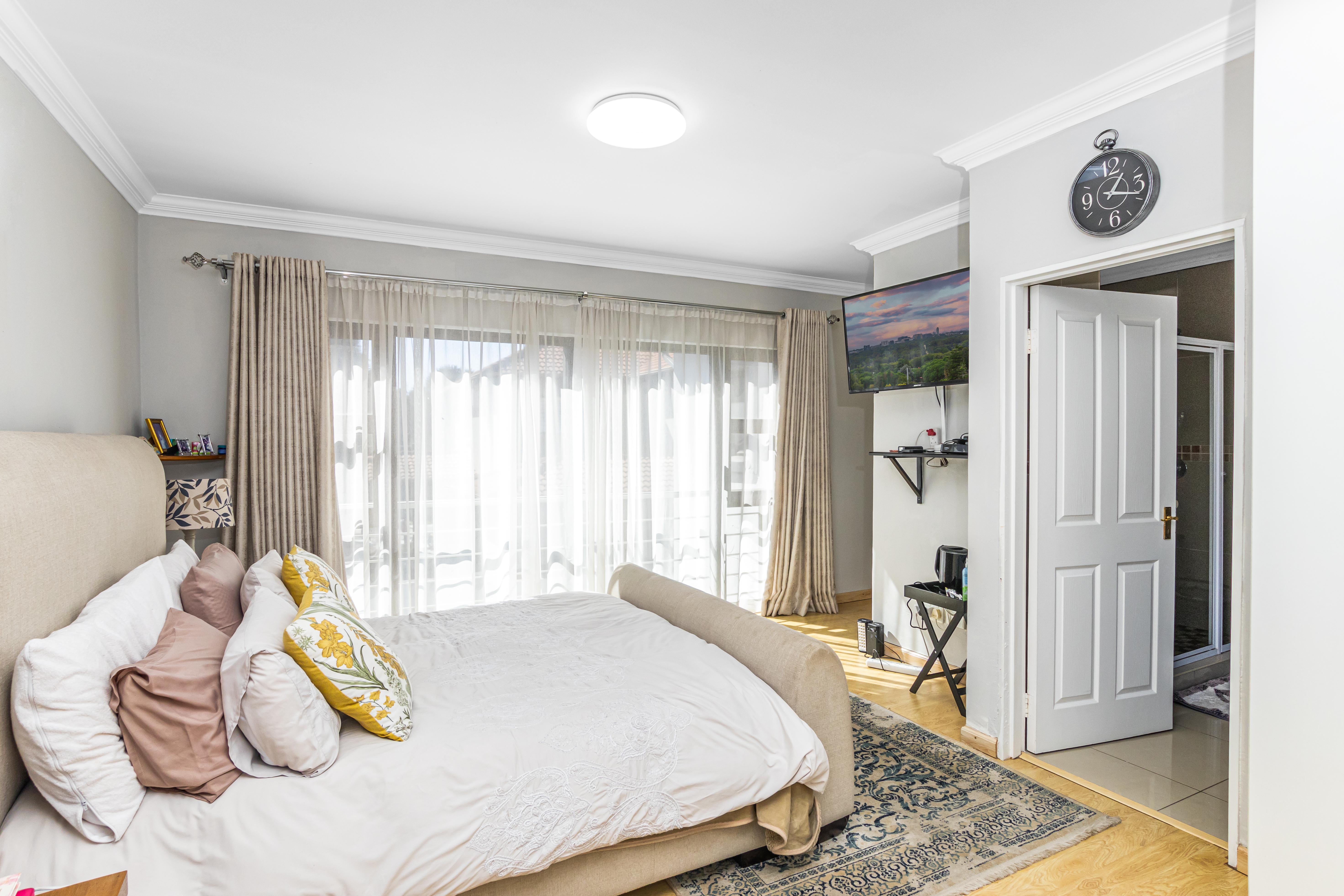 5 Bedroom Property for Sale in Kyalami Glen Estate Gauteng