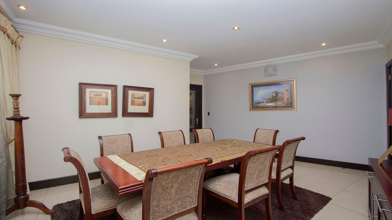 5 Bedroom Property for Sale in Benmore Gardens Gauteng