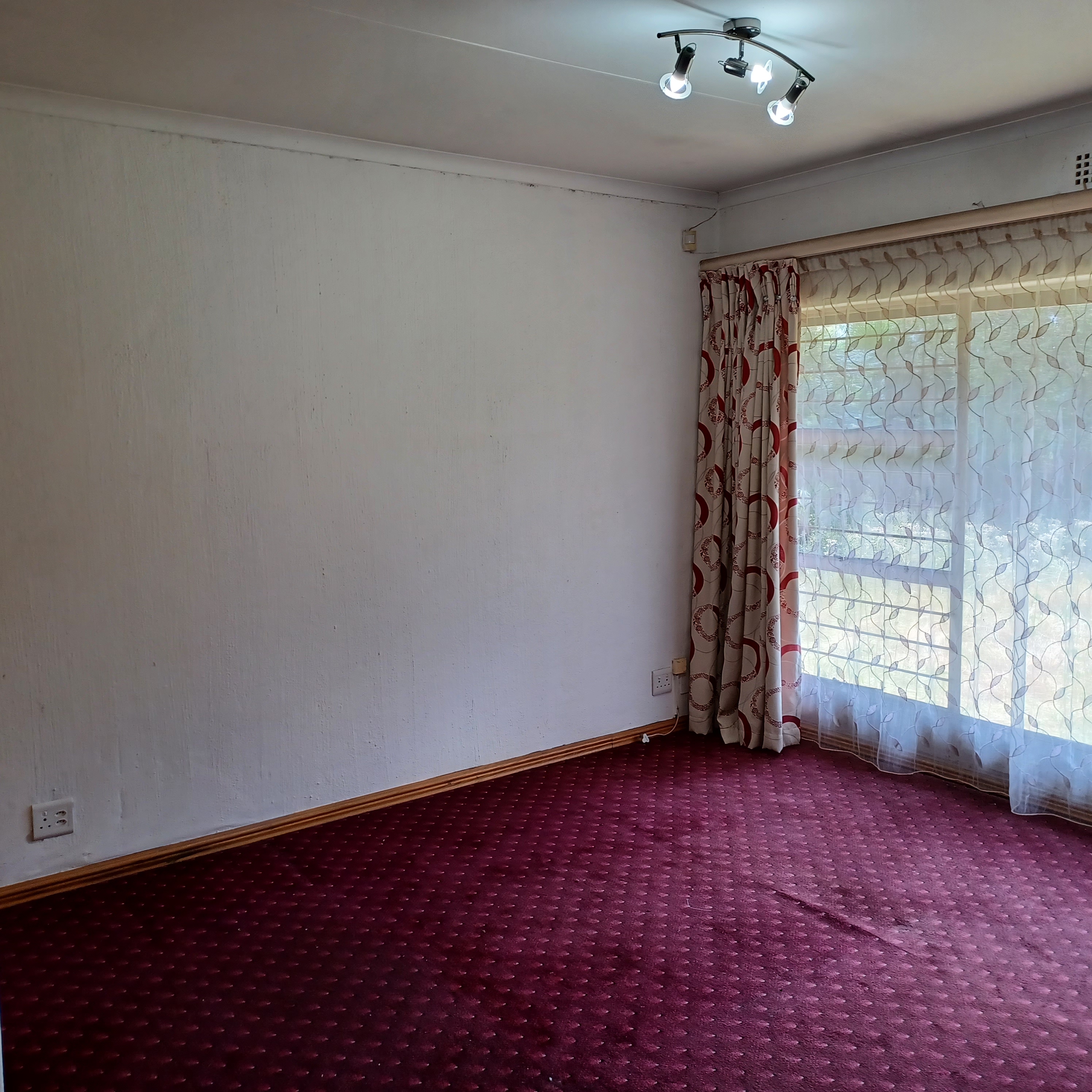 6 Bedroom Property for Sale in Gallo Manor Gauteng