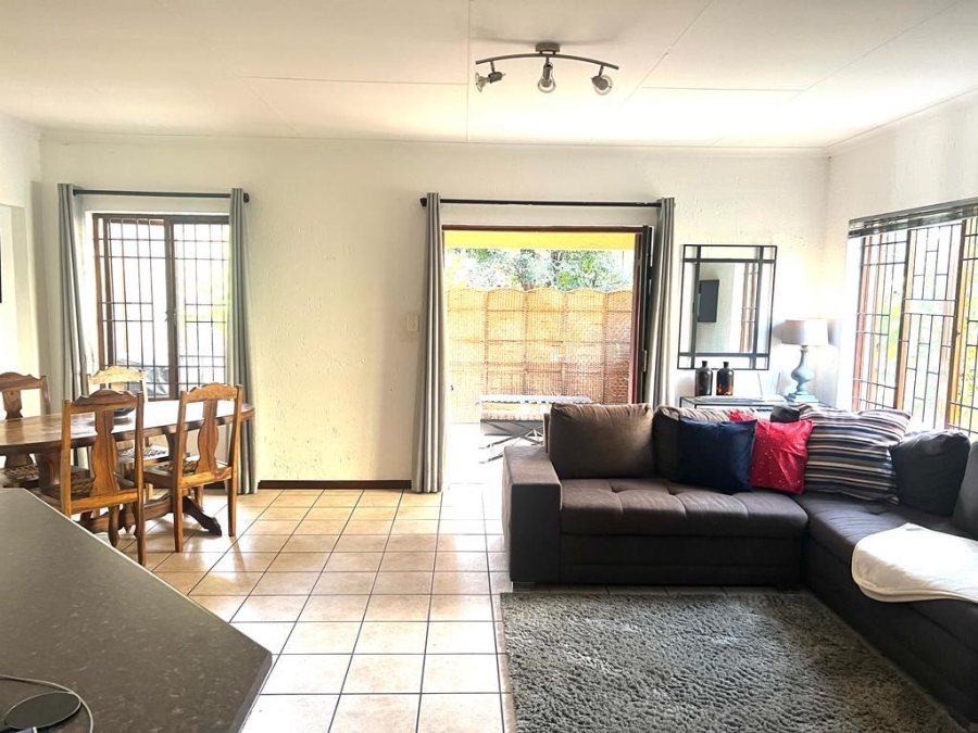 2 Bedroom Property for Sale in Sunninghill Gauteng