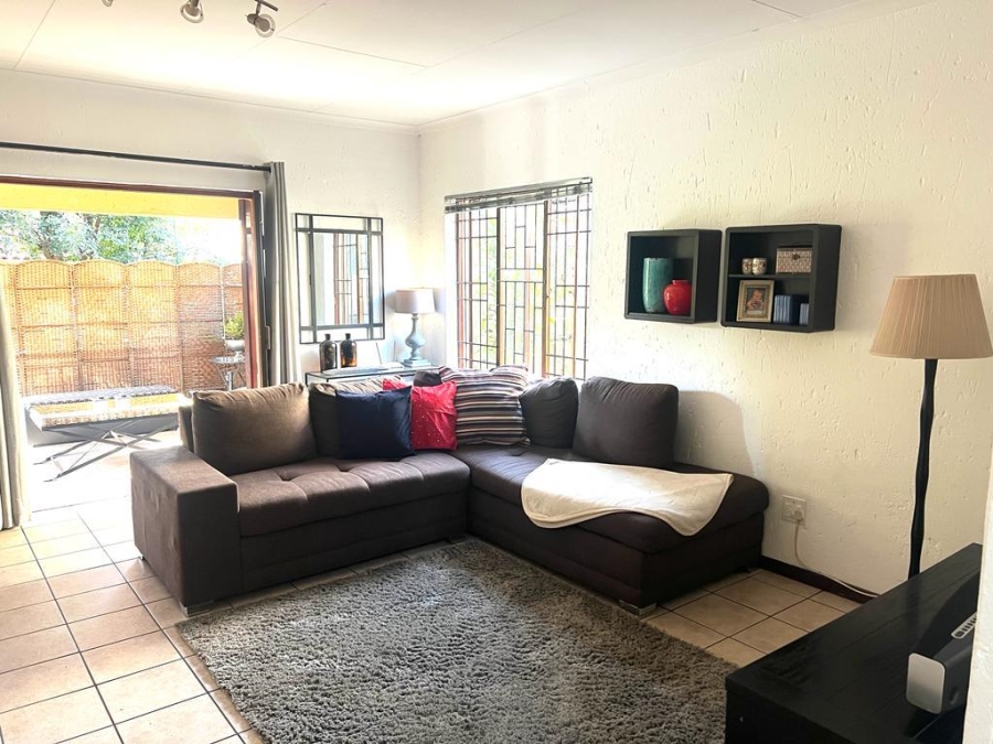 2 Bedroom Property for Sale in Sunninghill Gauteng