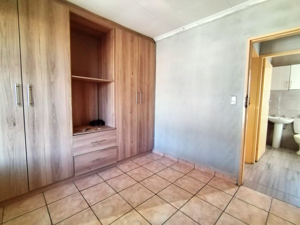 To Let 3 Bedroom Property for Rent in Lotus Gardens Gauteng