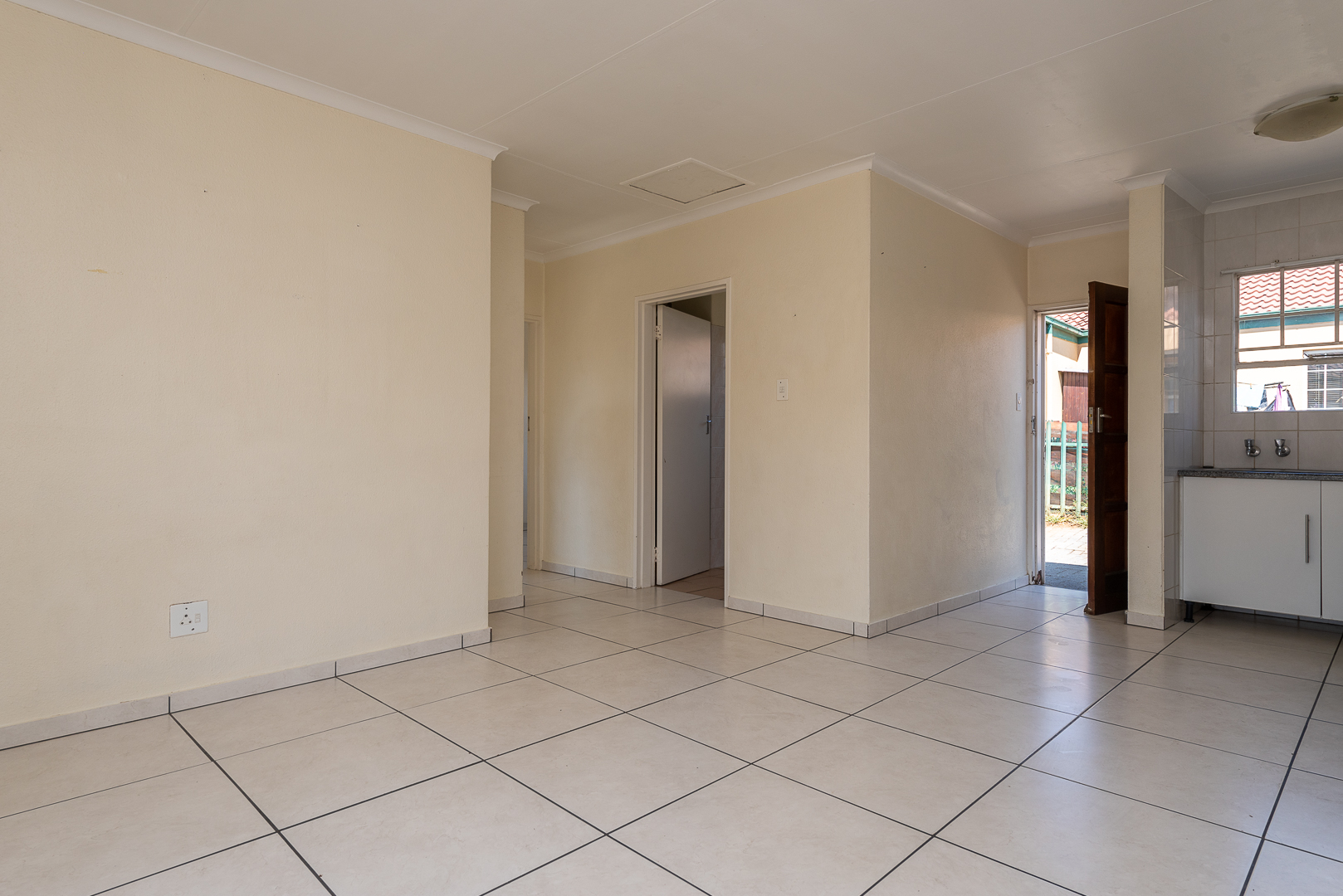2 Bedroom Property for Sale in Linmeyer Gauteng