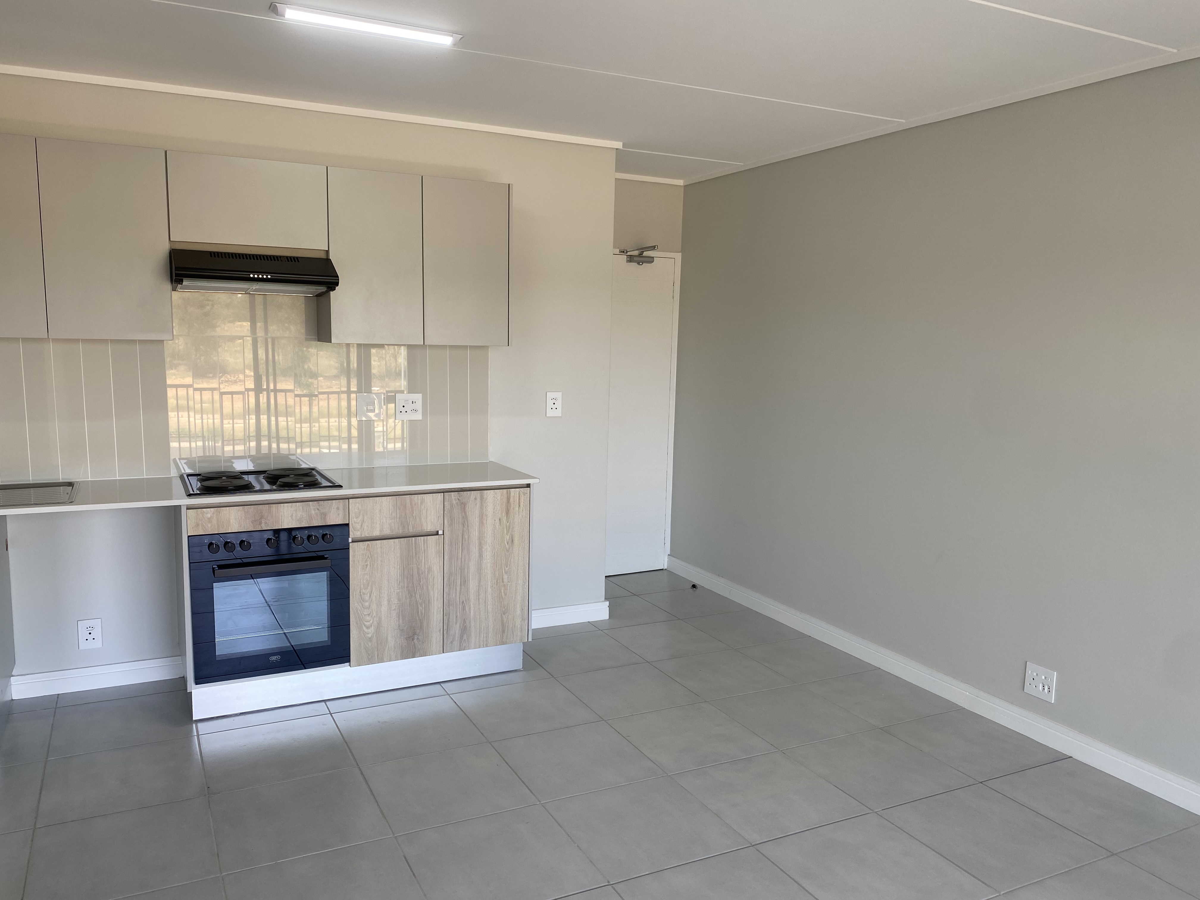To Let 1 Bedroom Property for Rent in Mooikloof Equestrian Estate Gauteng