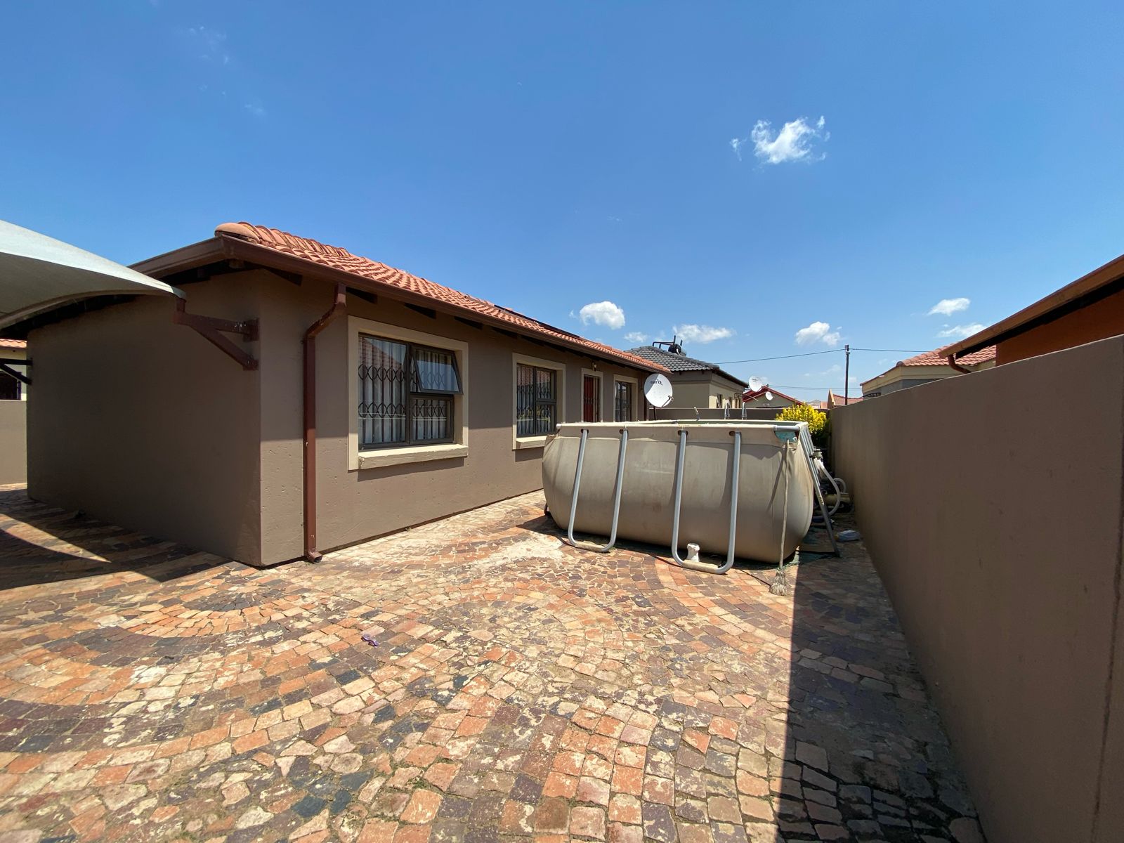 3 Bedroom Property for Sale in Golden Gardens Gauteng