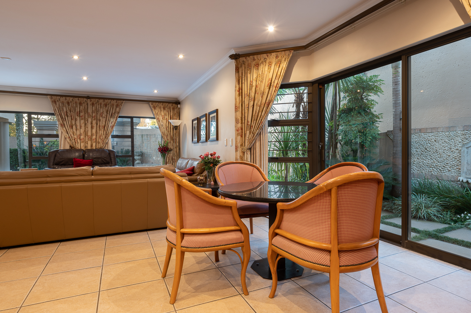 To Let 4 Bedroom Property for Rent in Bedfordview Gauteng
