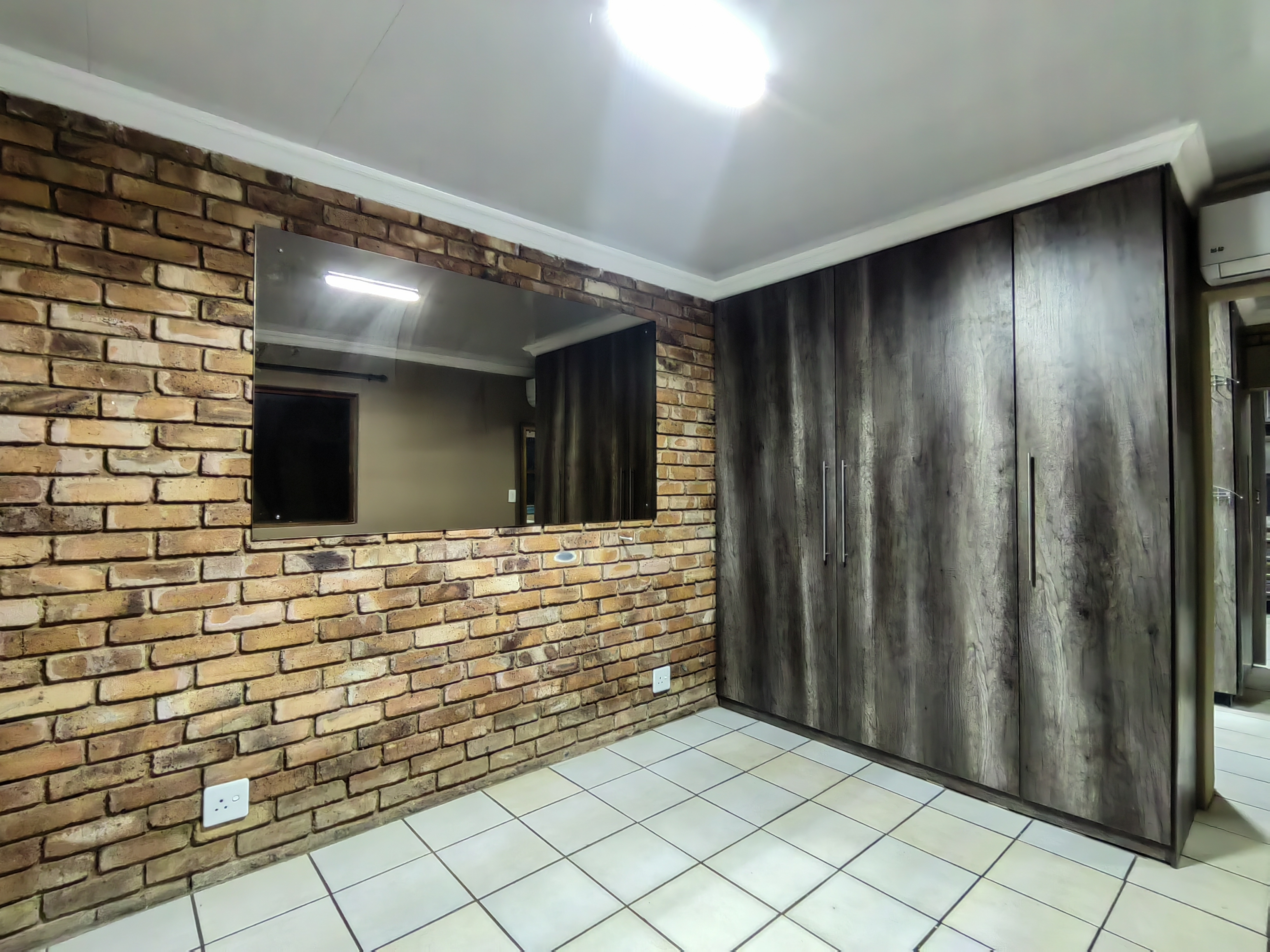 To Let 1 Bedroom Property for Rent in Mountain View Gauteng