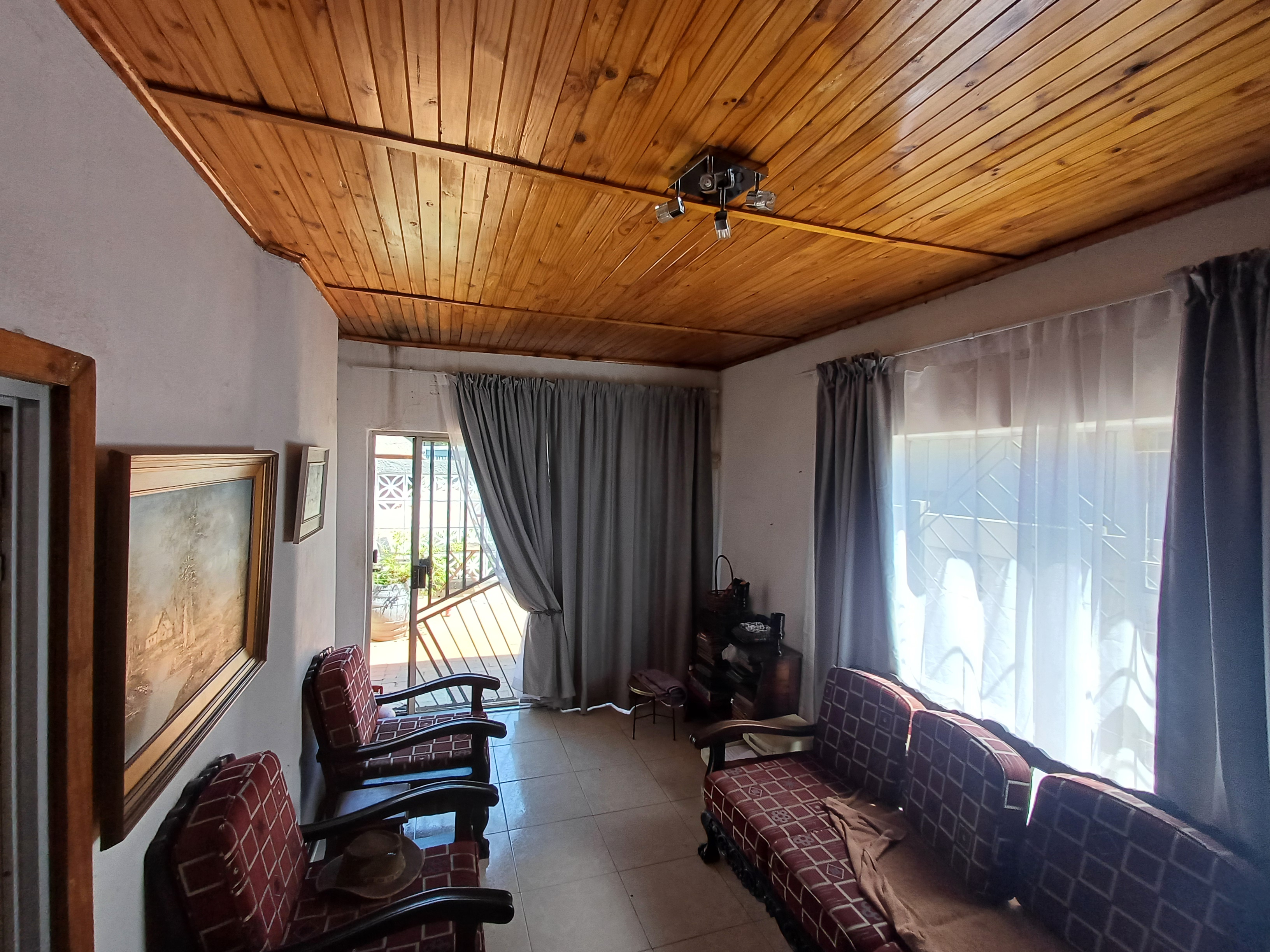 5 Bedroom Property for Sale in Witpoortjie Gauteng