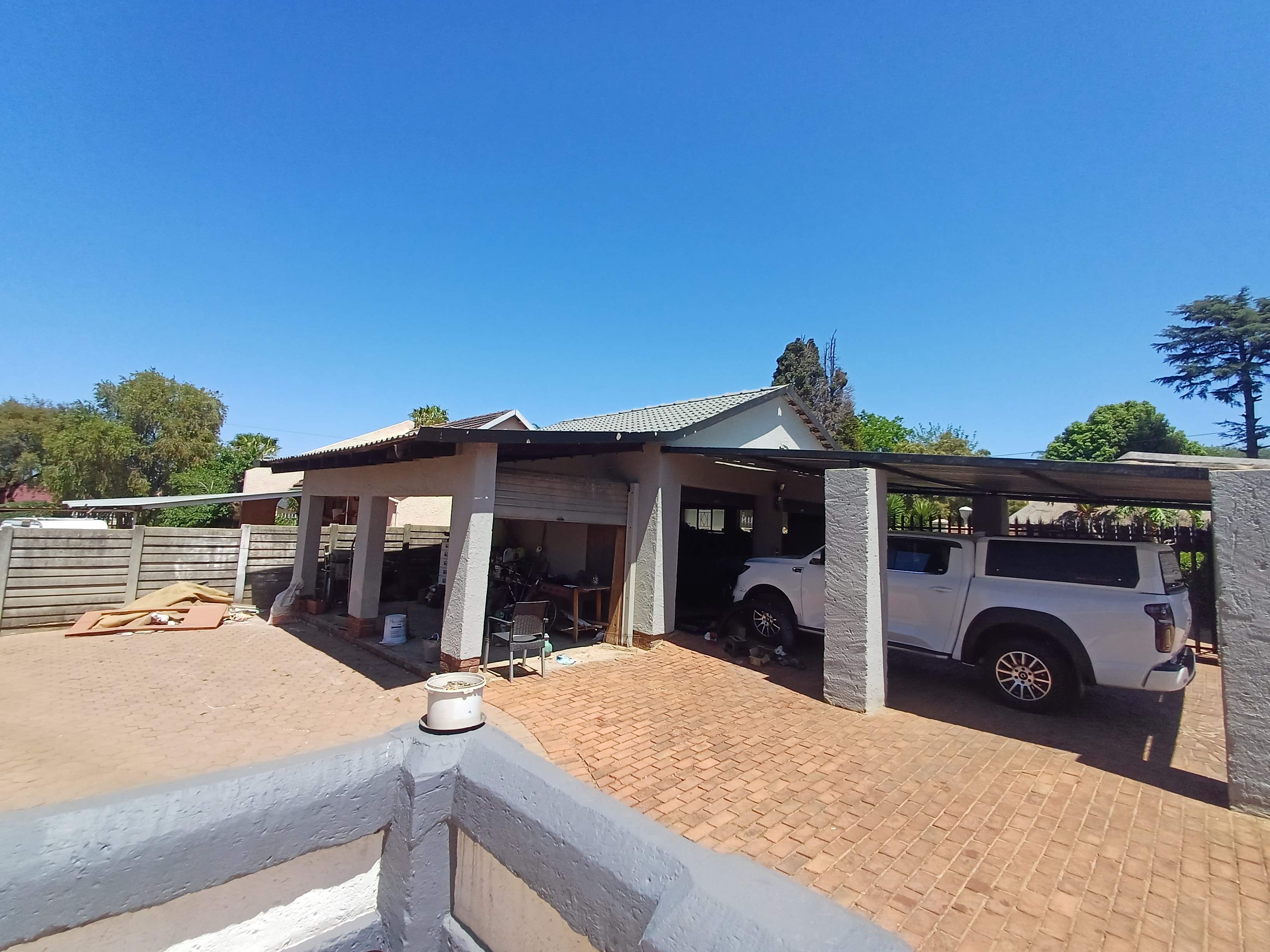 5 Bedroom Property for Sale in Witpoortjie Gauteng