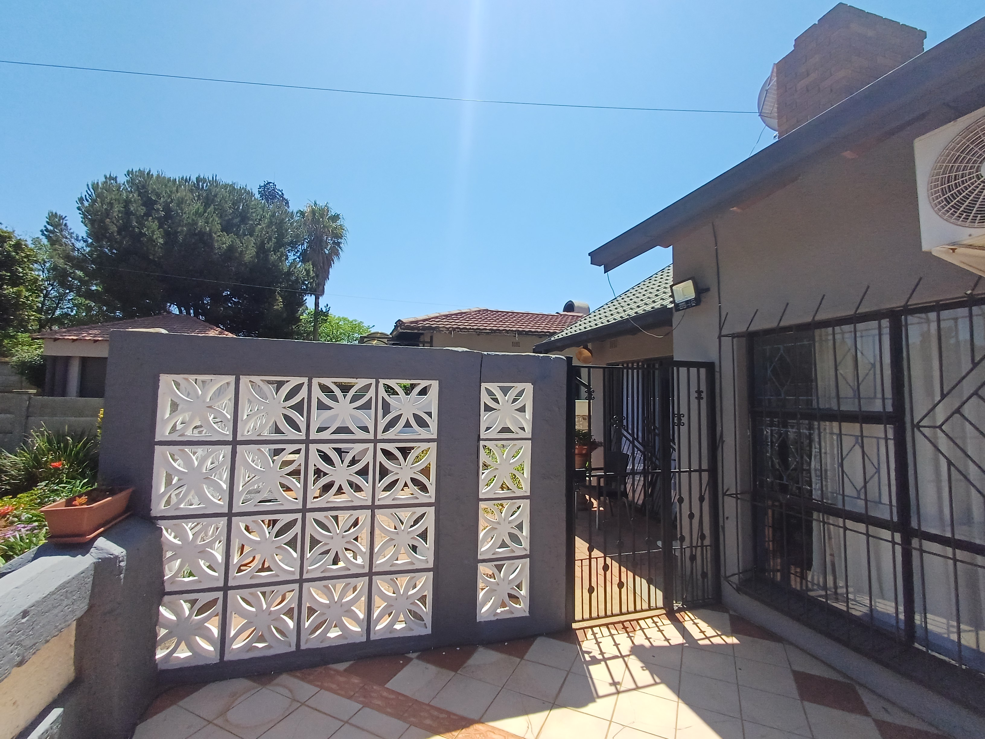 5 Bedroom Property for Sale in Witpoortjie Gauteng