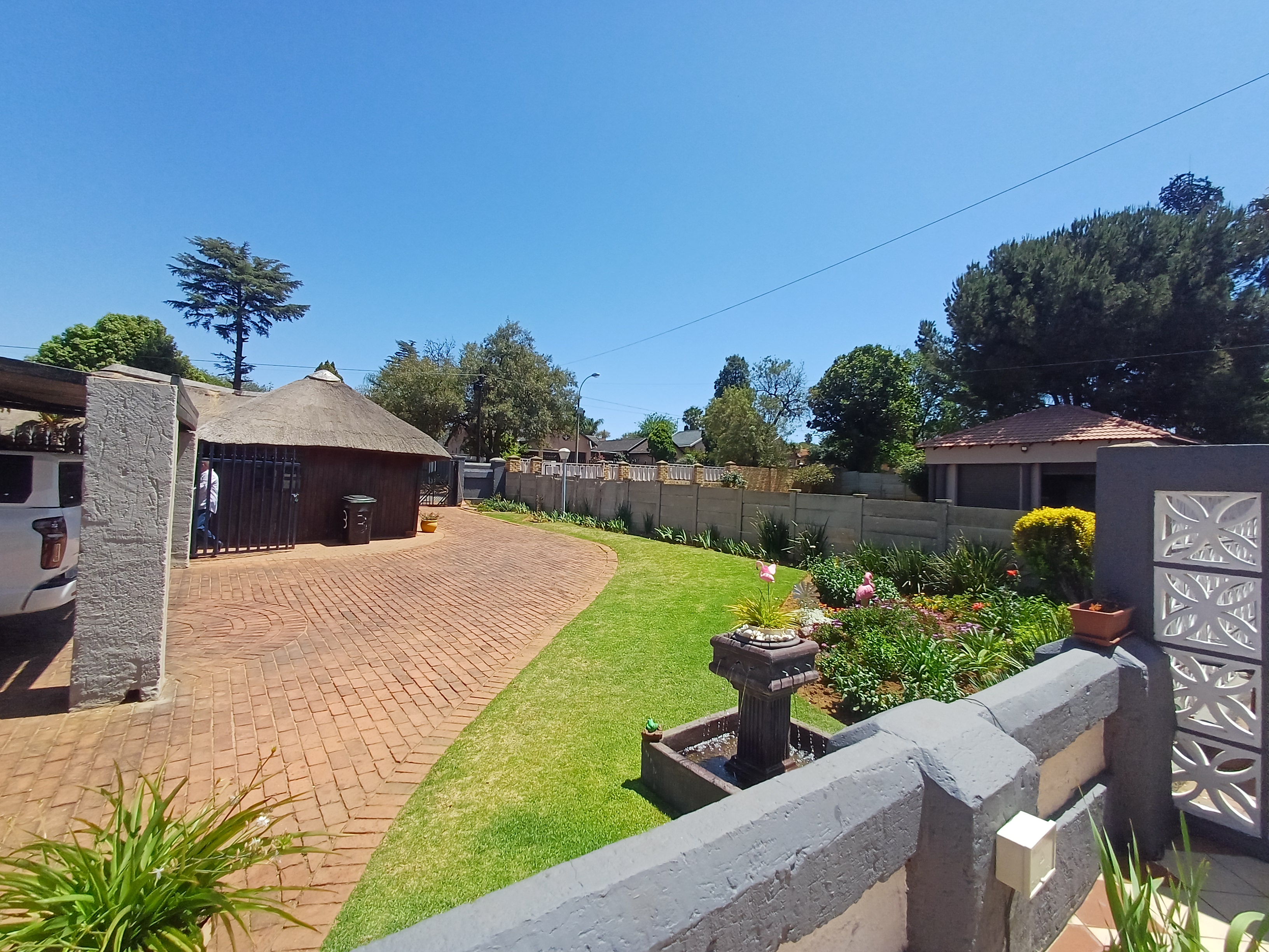 5 Bedroom Property for Sale in Witpoortjie Gauteng