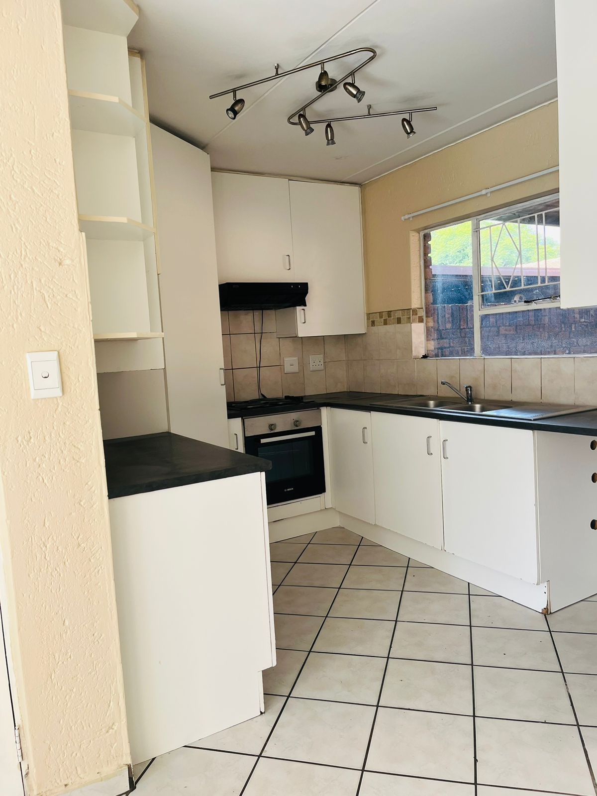 To Let 3 Bedroom Property for Rent in Buccleuch Gauteng