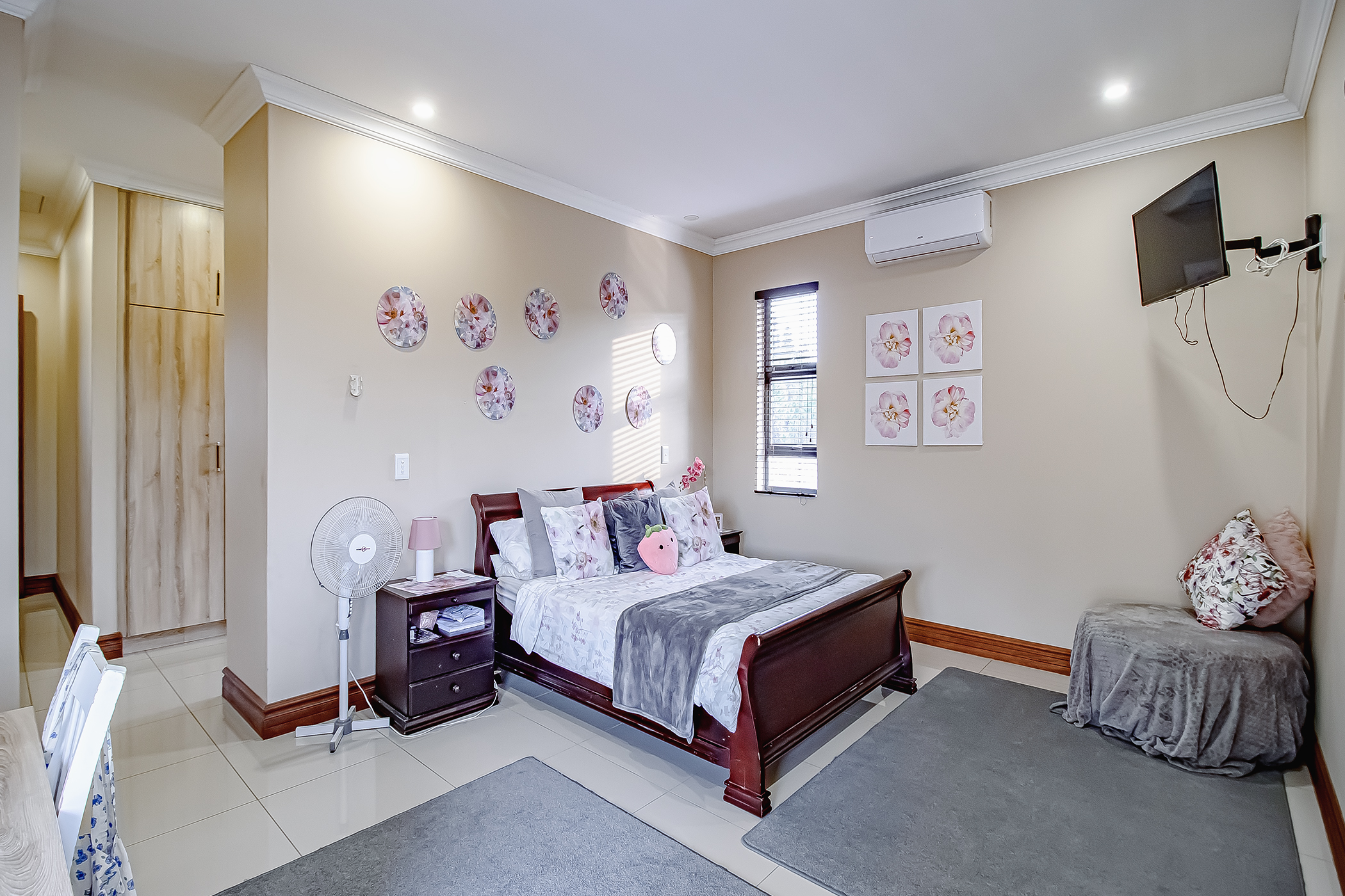 6 Bedroom Property for Sale in Olympus AH Gauteng