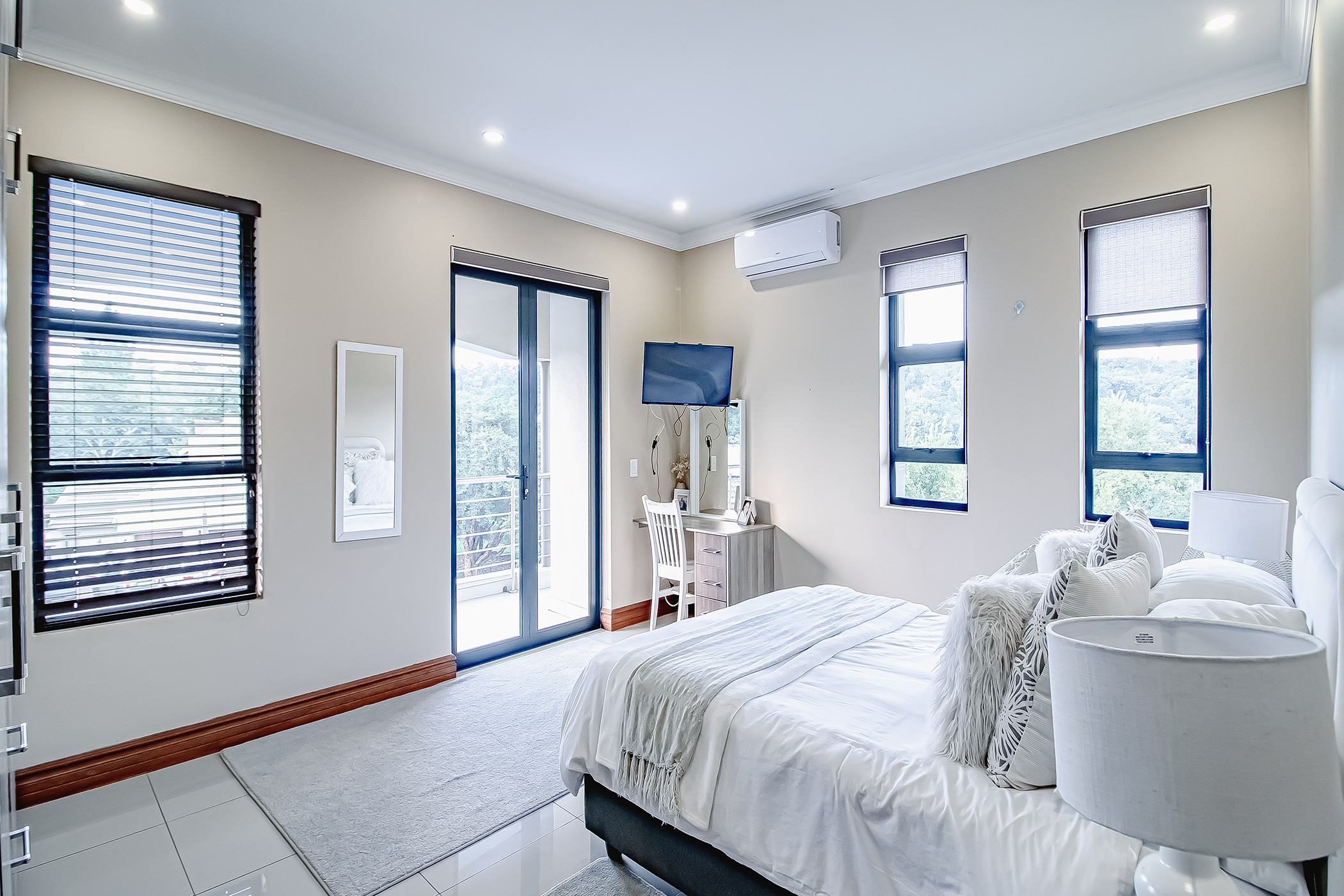 6 Bedroom Property for Sale in Olympus AH Gauteng